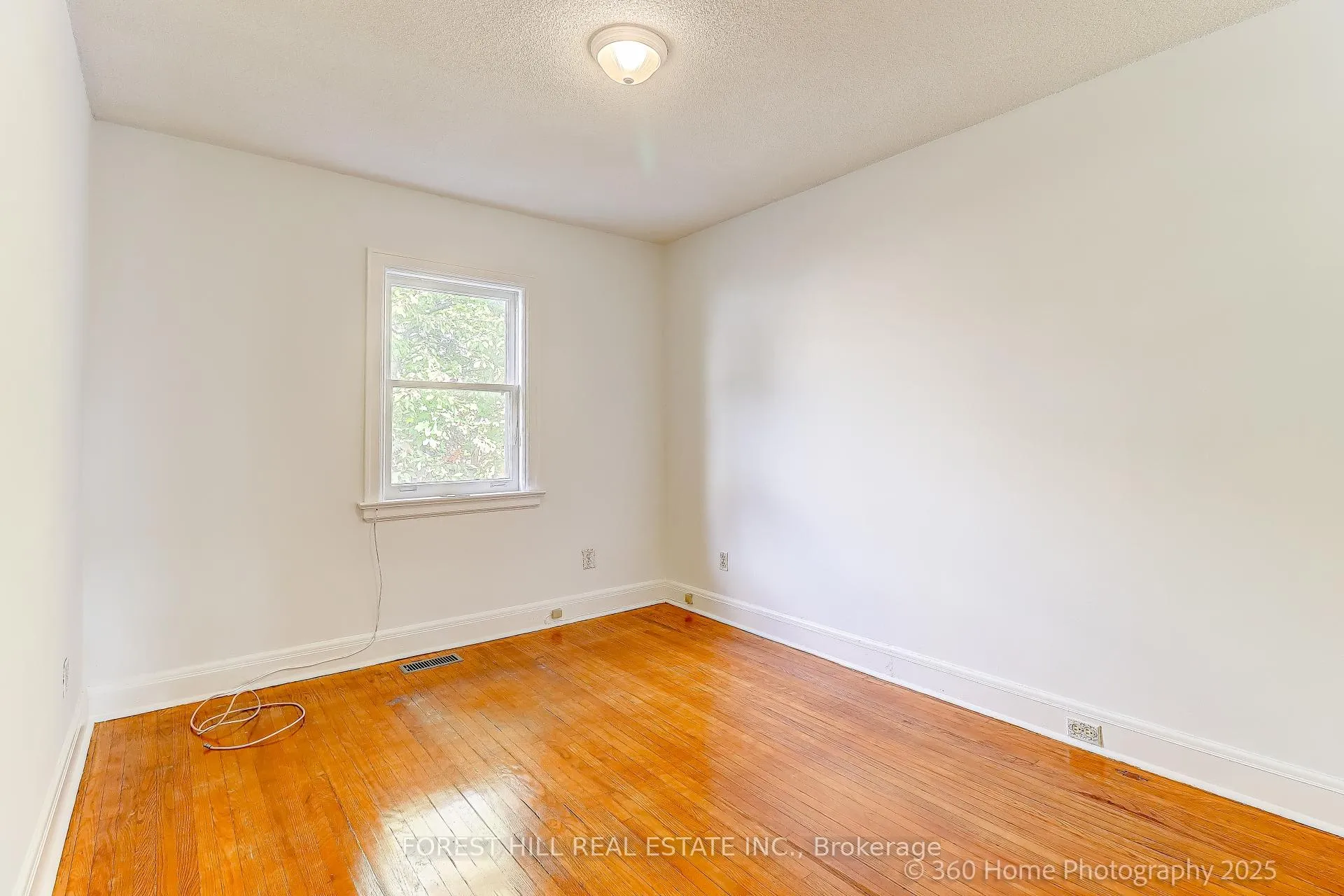 Photo 11 of 192 Roe Avenue, Toronto, Bedford Park-Nortown — HOMEH