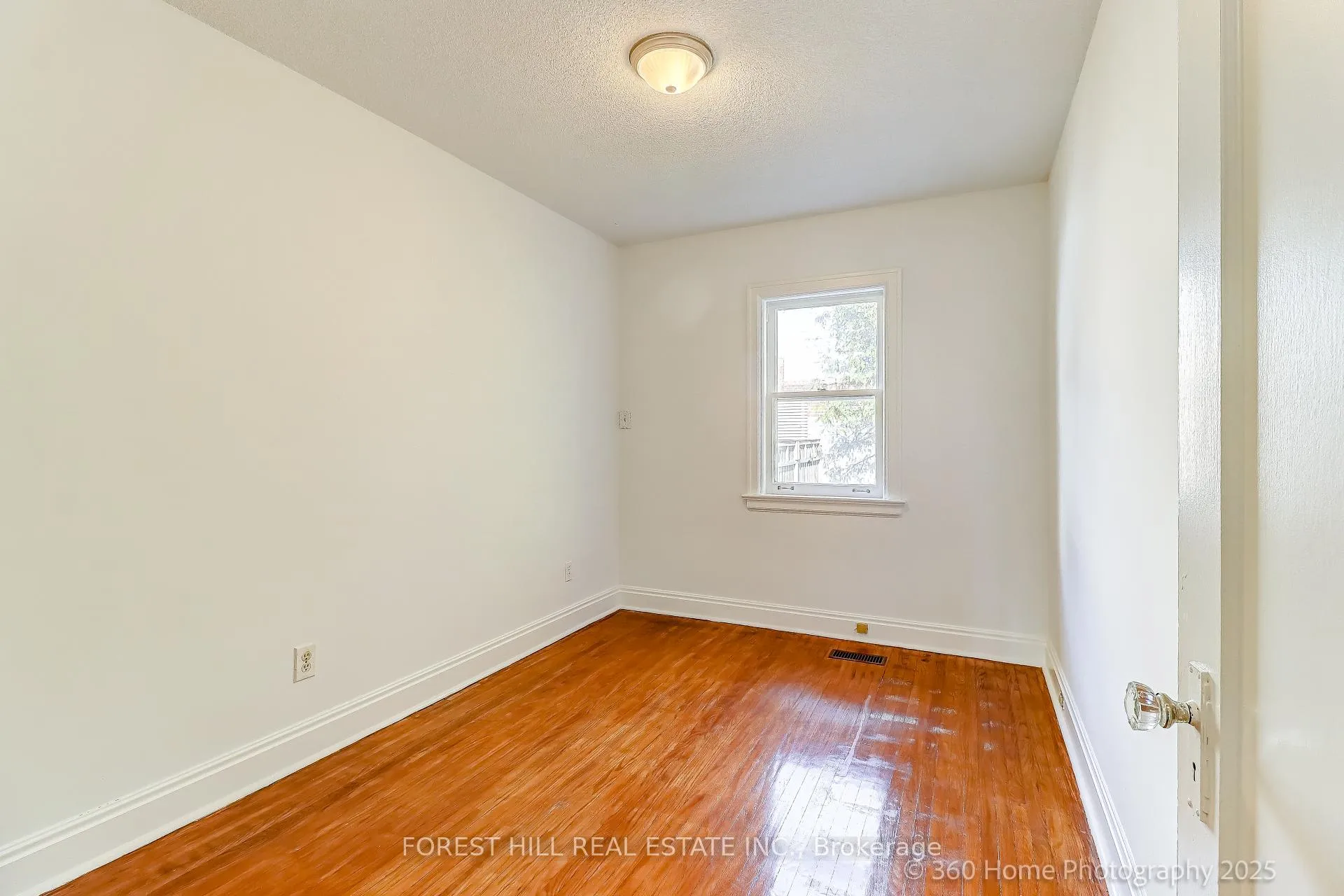 Photo 13 of 192 Roe Avenue, Toronto, Bedford Park-Nortown — HOMEH