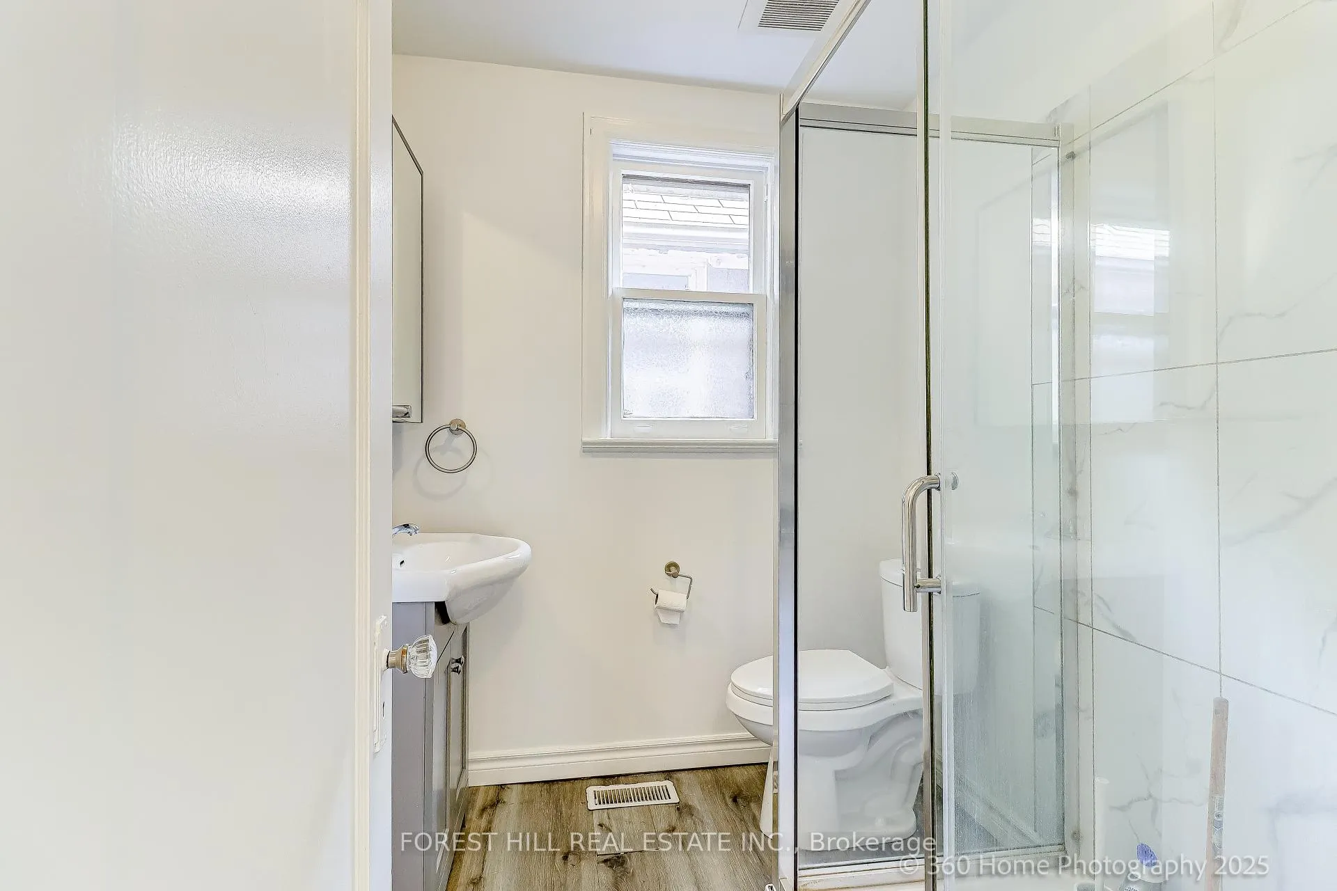 Photo 15 of 192 Roe Avenue, Toronto, Bedford Park-Nortown — HOMEH