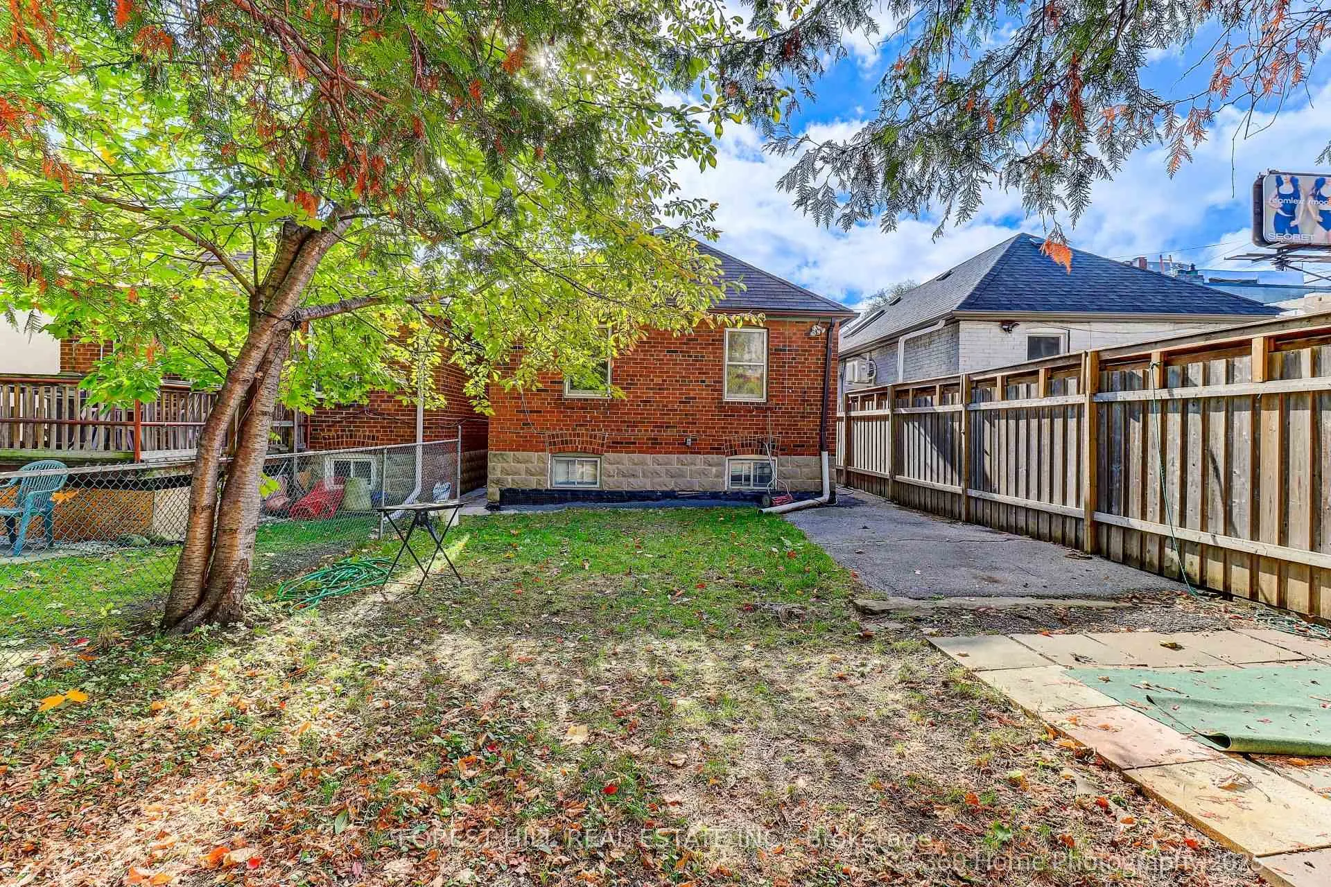 Photo 22 of 192 Roe Avenue, Toronto, Bedford Park-Nortown — HOMEH