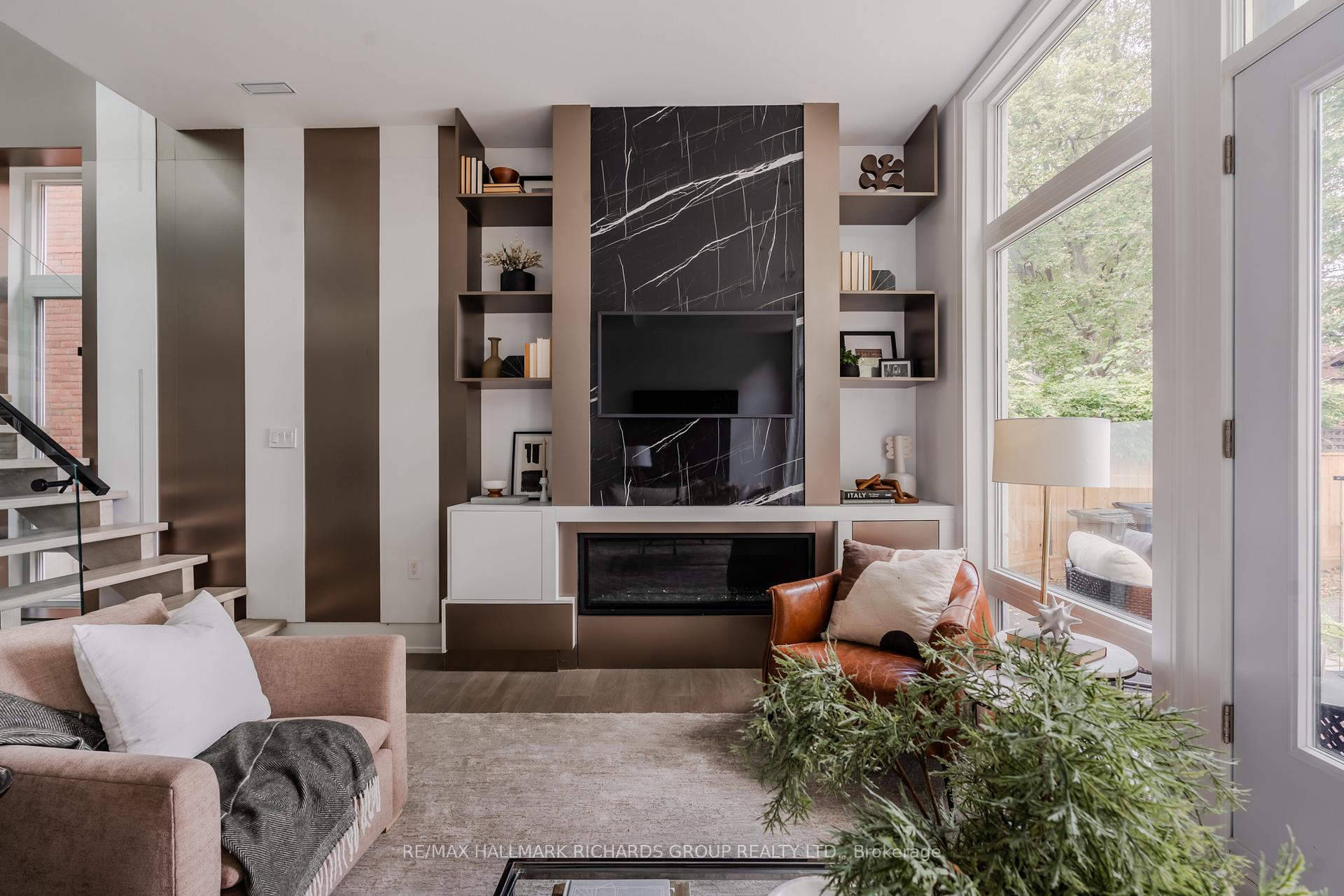 Photo 12 of 19 Devon Road, Toronto, East End-Danforth — HOMEH
