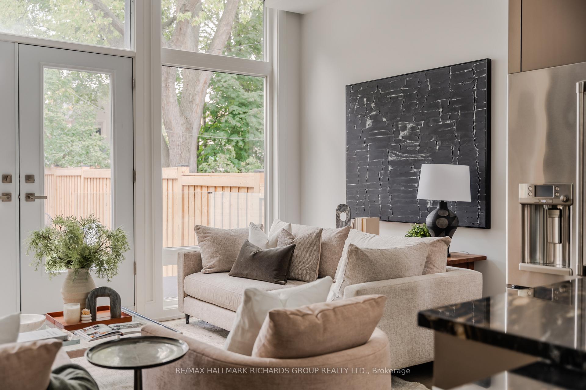 Photo 13 of 19 Devon Road, Toronto, East End-Danforth — HOMEH