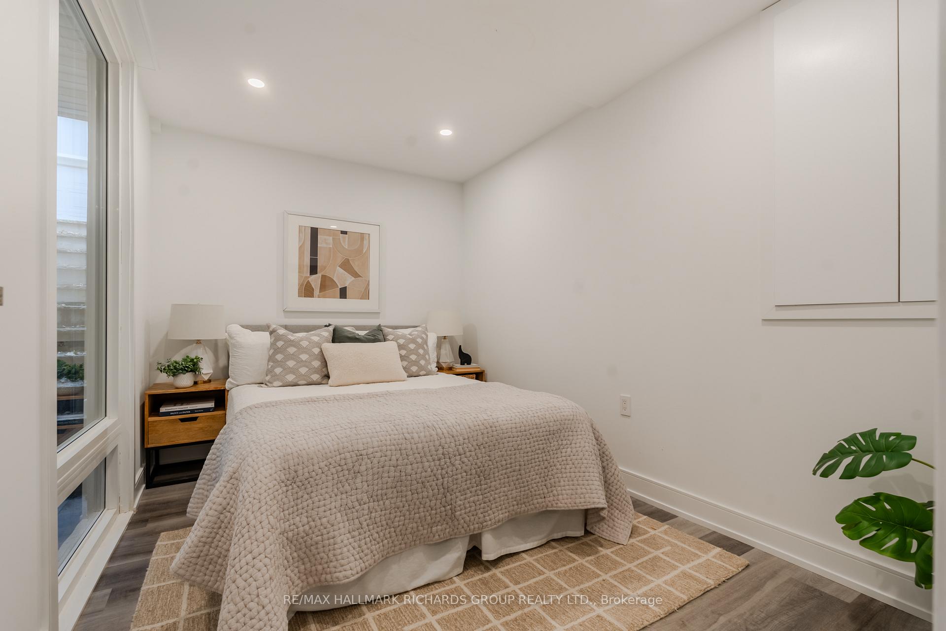 Photo 37 of 19 Devon Road, Toronto, East End-Danforth — HOMEH