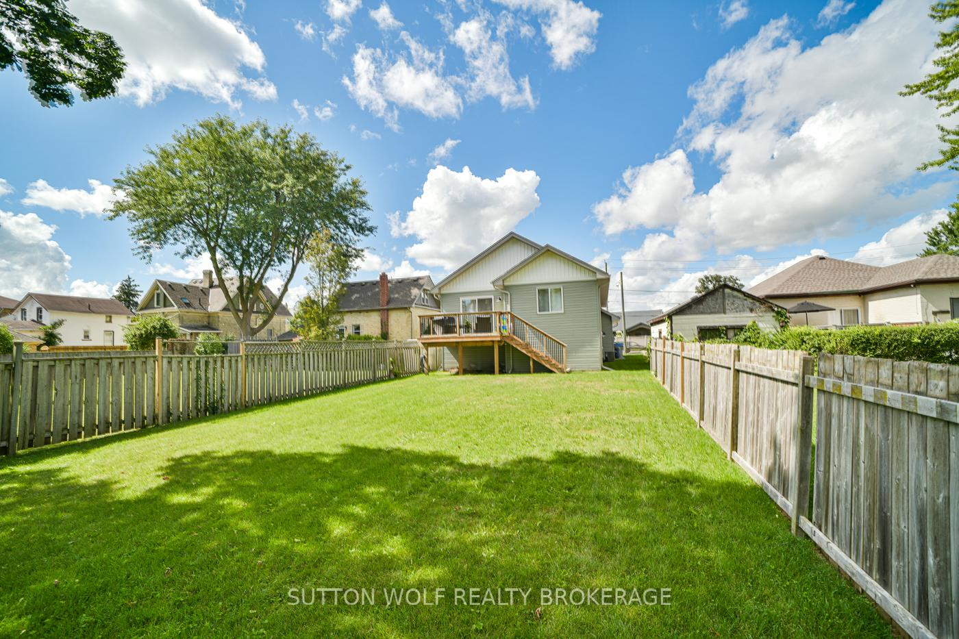 Photo 2 of 52 Metcalfe Street E, Strathroy-Caradoc, SE — HOMEH