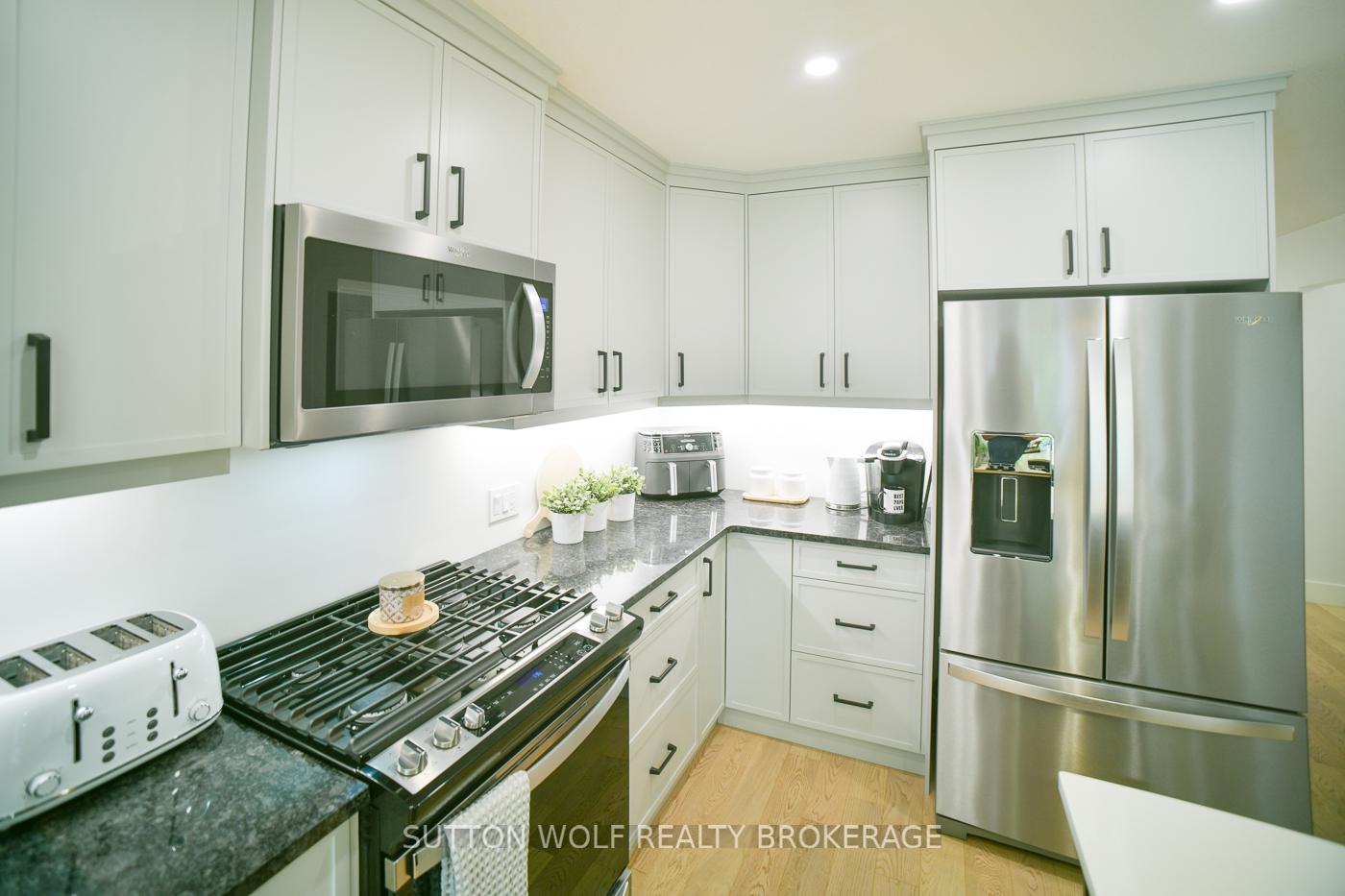Photo 10 of 52 Metcalfe Street E, Strathroy-Caradoc, SE — HOMEH