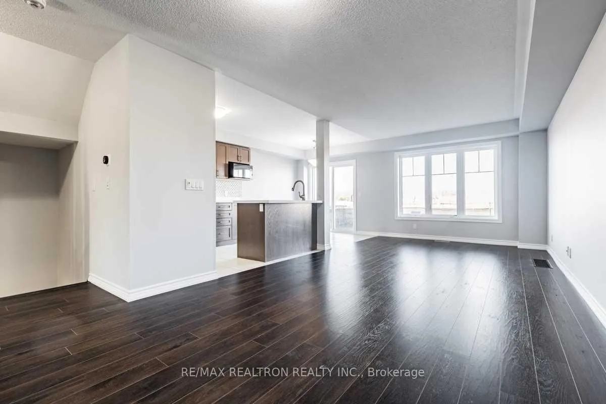 Photo 4 of 104 Symington Avenue, Oshawa, Windfields — HOMEH