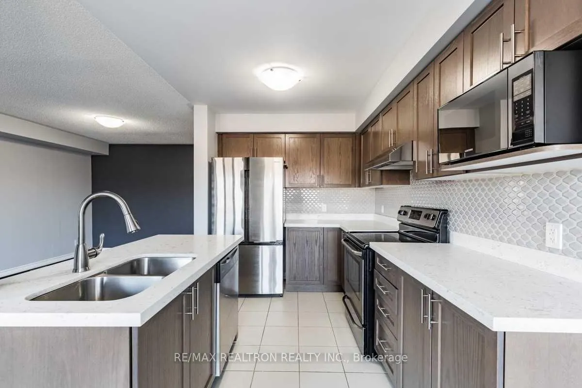 Photo 7 of 104 Symington Avenue, Oshawa, Windfields — HOMEH