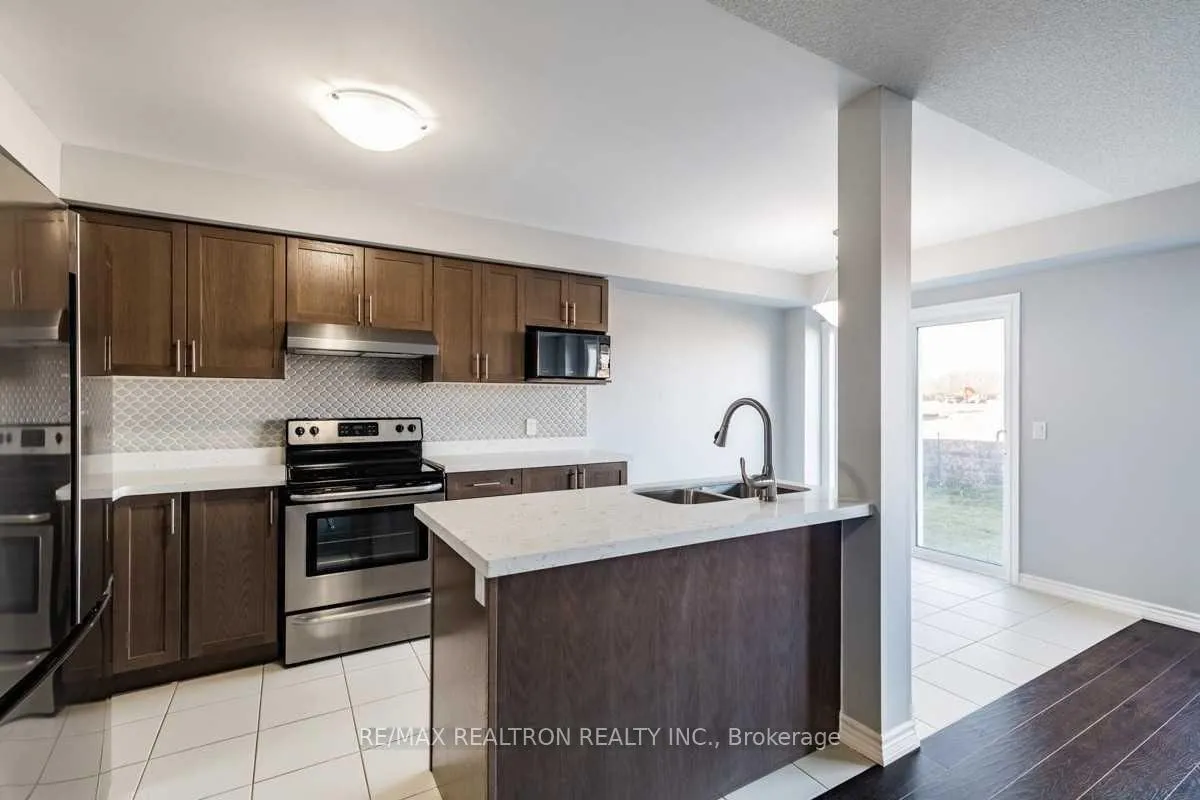 Photo 8 of 104 Symington Avenue, Oshawa, Windfields — HOMEH