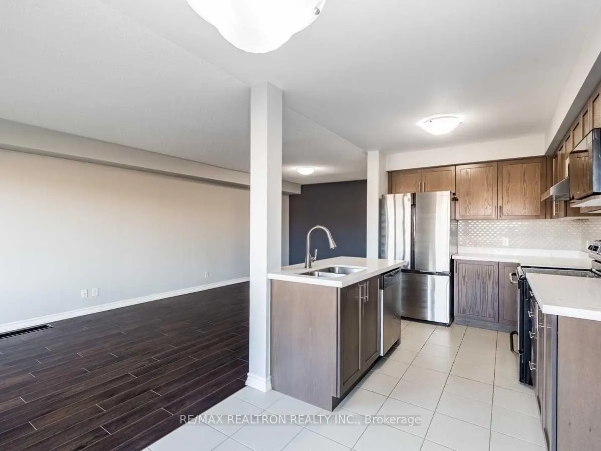 Photo 10 of 104 Symington Avenue, Oshawa, Windfields — HOMEH
