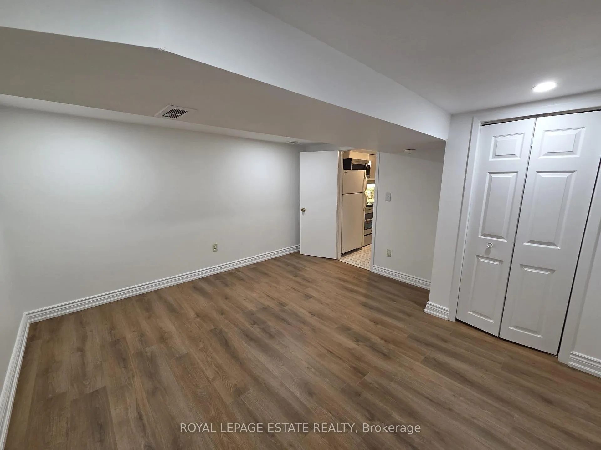 Photo 13 of Unit Lower, 19 Orley Avenue, Toronto, Woodbine-Lumsden — HOMEH