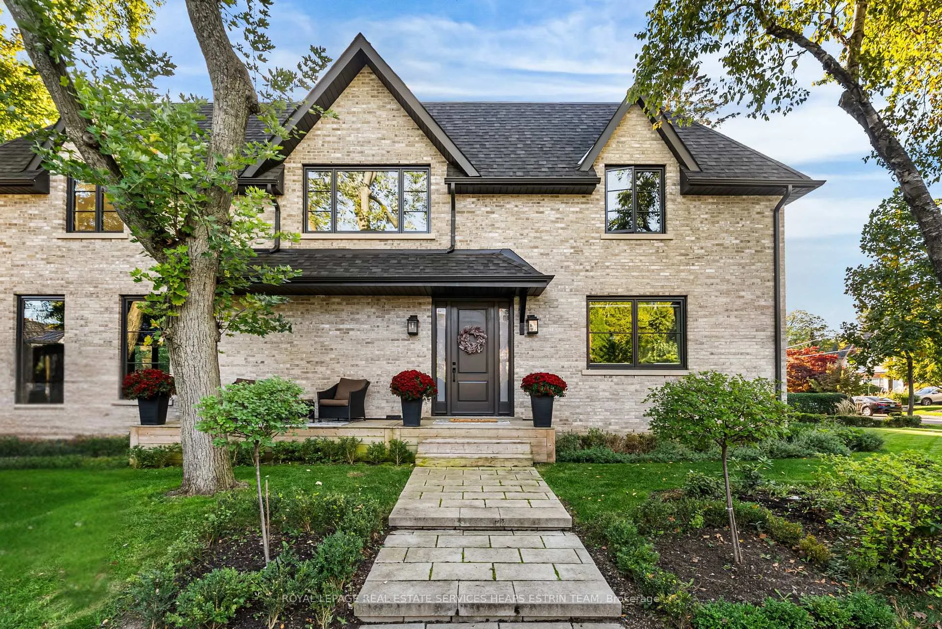 Photo 2 of 44 Bennington Heights Drive, Toronto, Leaside — HOMEH