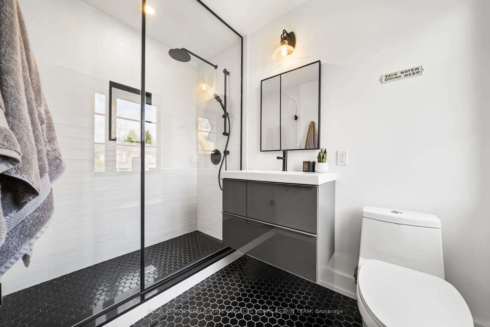 Photo 23 of 44 Bennington Heights Drive, Toronto, Leaside — HOMEH