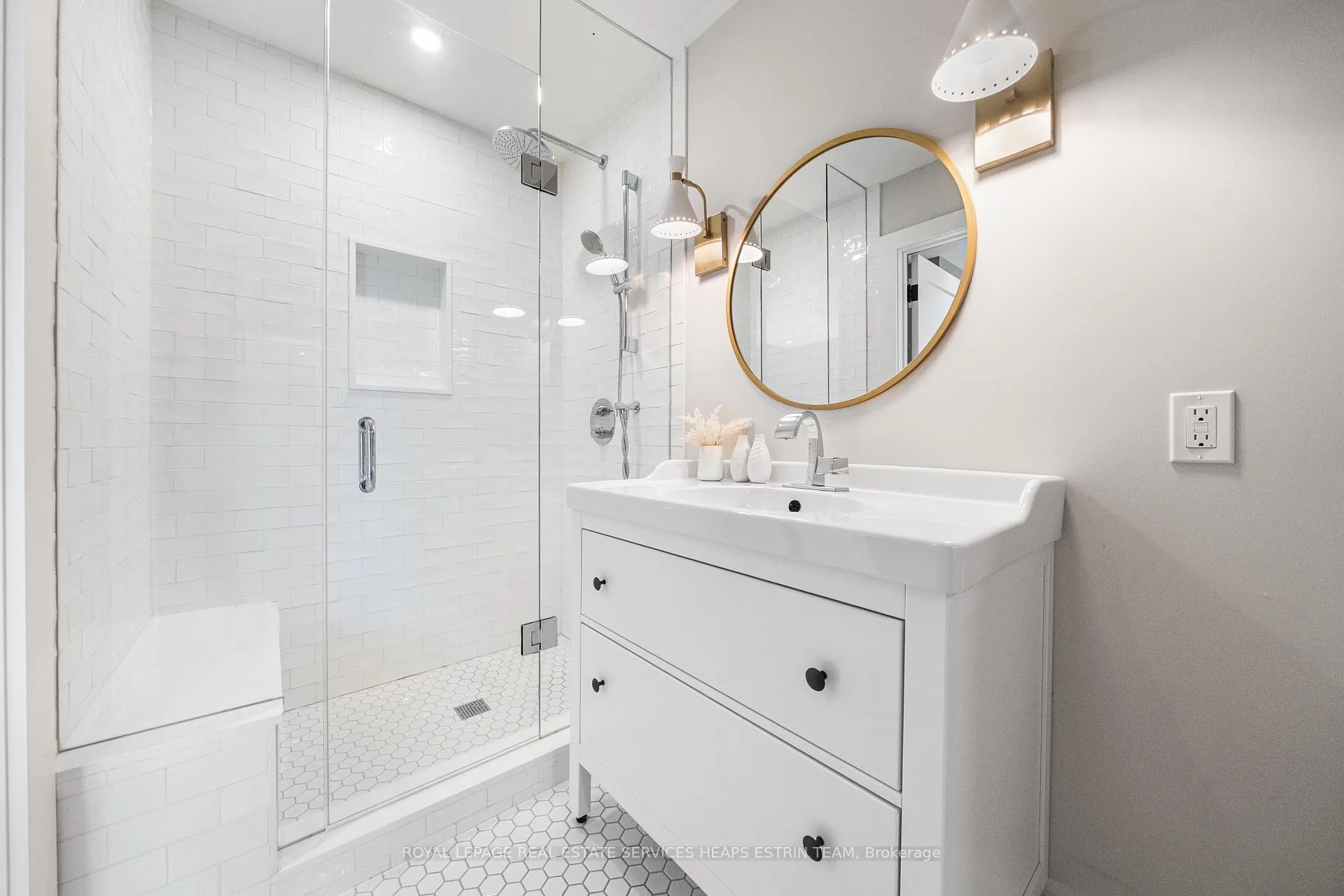 Photo 26 of 44 Bennington Heights Drive, Toronto, Leaside — HOMEH