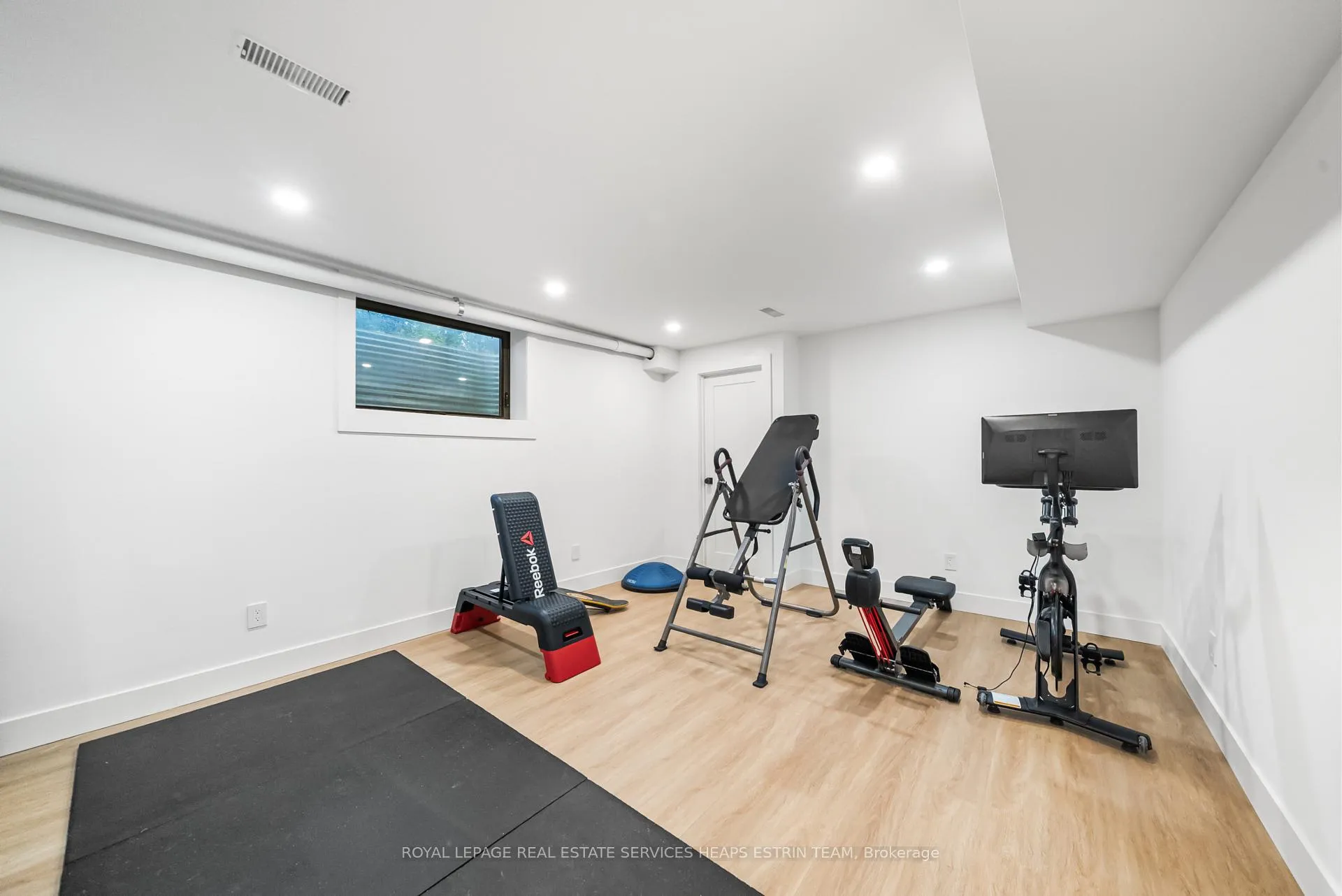Photo 31 of 44 Bennington Heights Drive, Toronto, Leaside — HOMEH