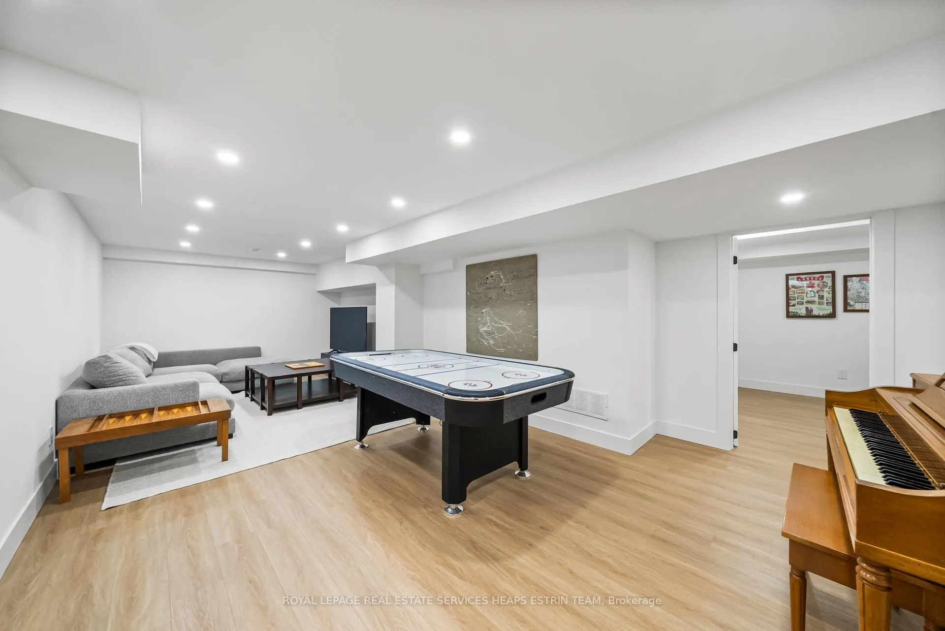 Photo 39 of 44 Bennington Heights Drive, Toronto, Leaside — HOMEH