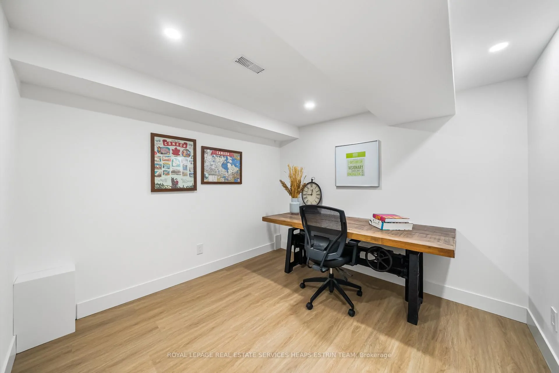 Photo 40 of 44 Bennington Heights Drive, Toronto, Leaside — HOMEH