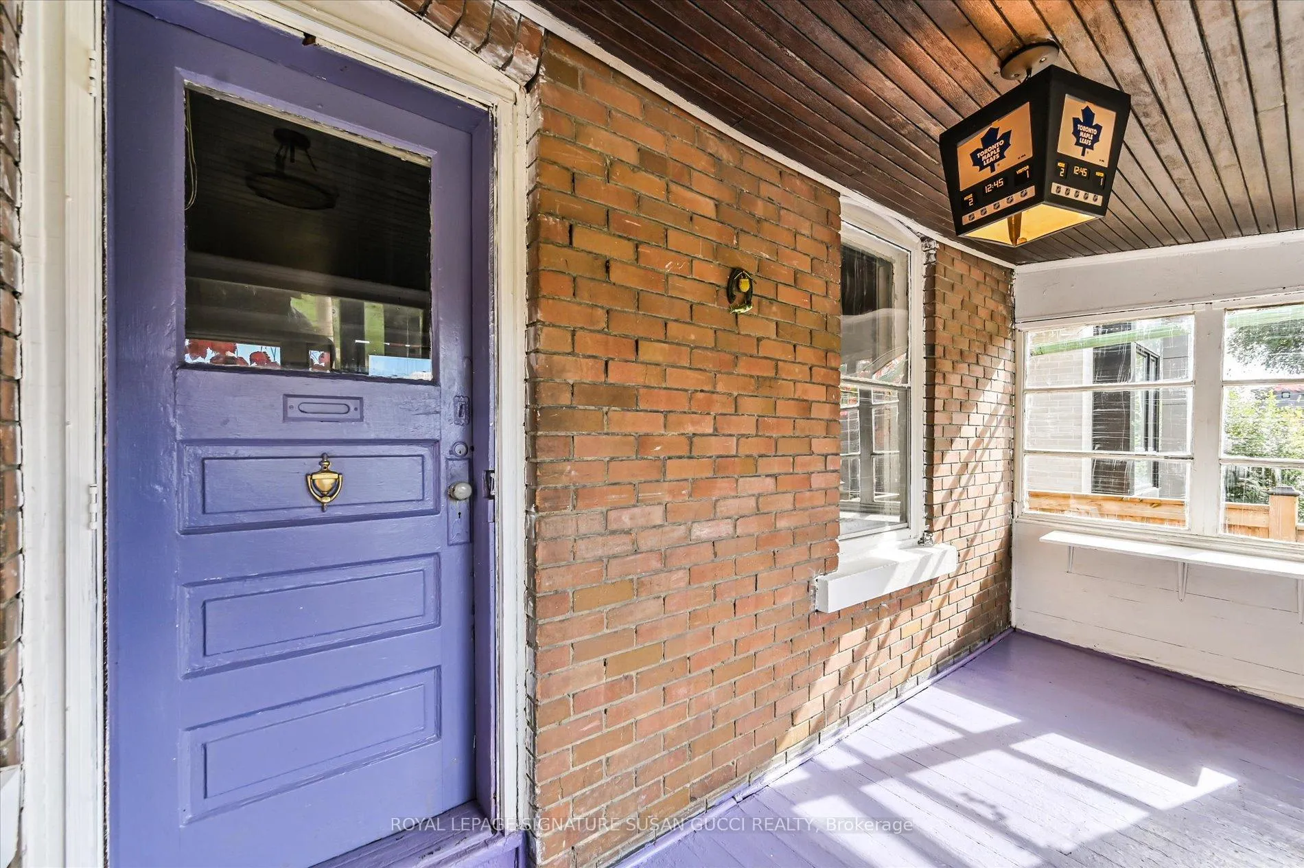 Photo 3 of 9 Everett Crescent, Toronto, Woodbine-Lumsden — HOMEH