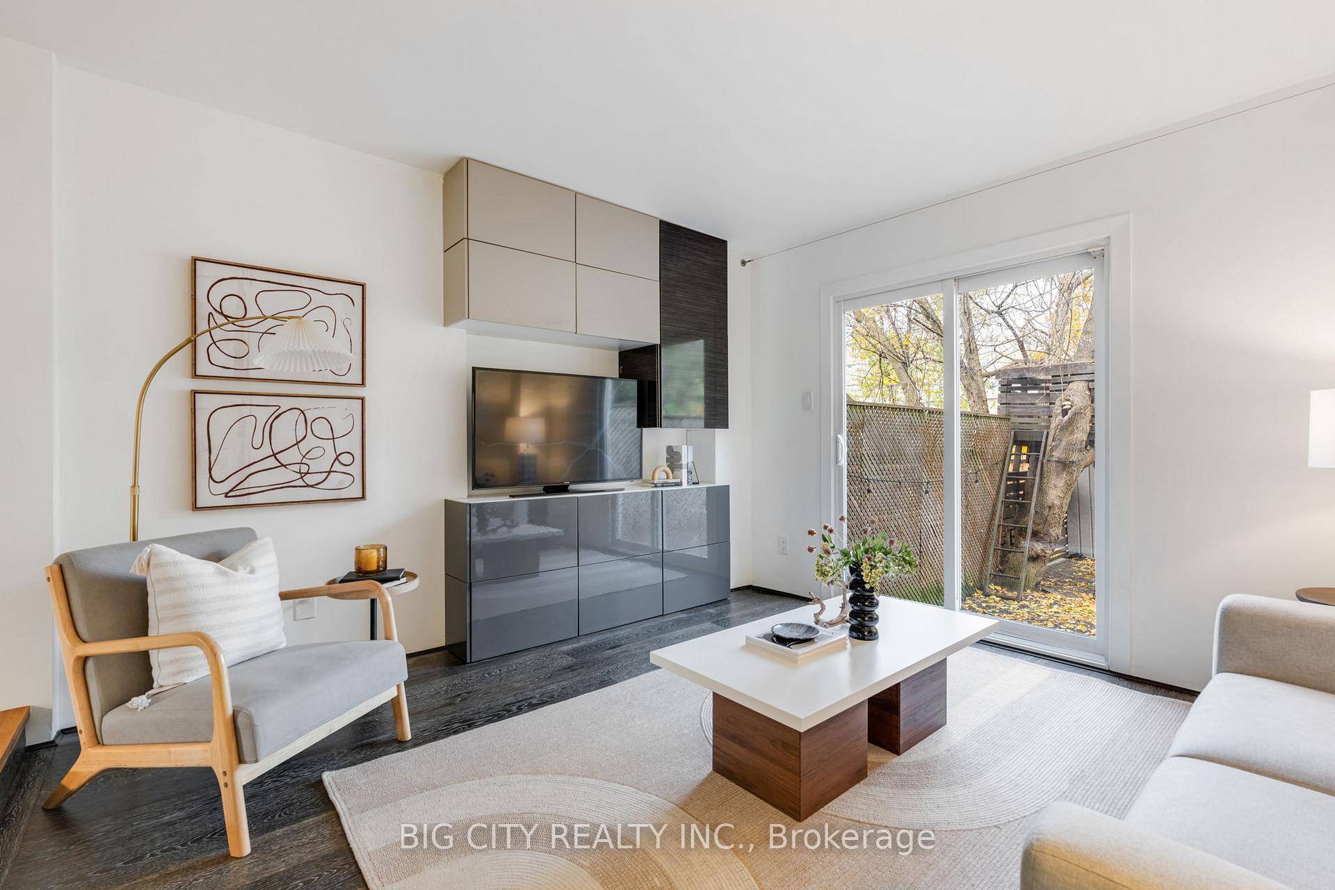 Photo 7 of 110 Torbrick Road, Toronto, Greenwood-Coxwell — HOMEH
