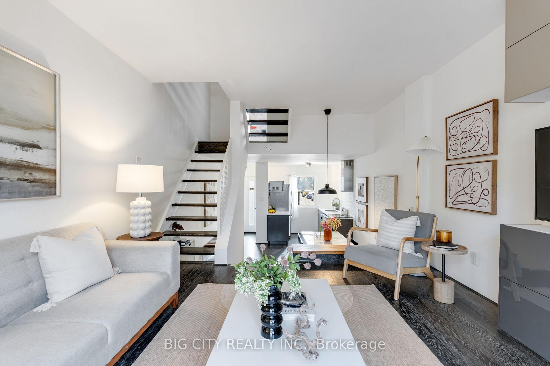 Photo 8 of 110 Torbrick Road, Toronto, Greenwood-Coxwell — HOMEH