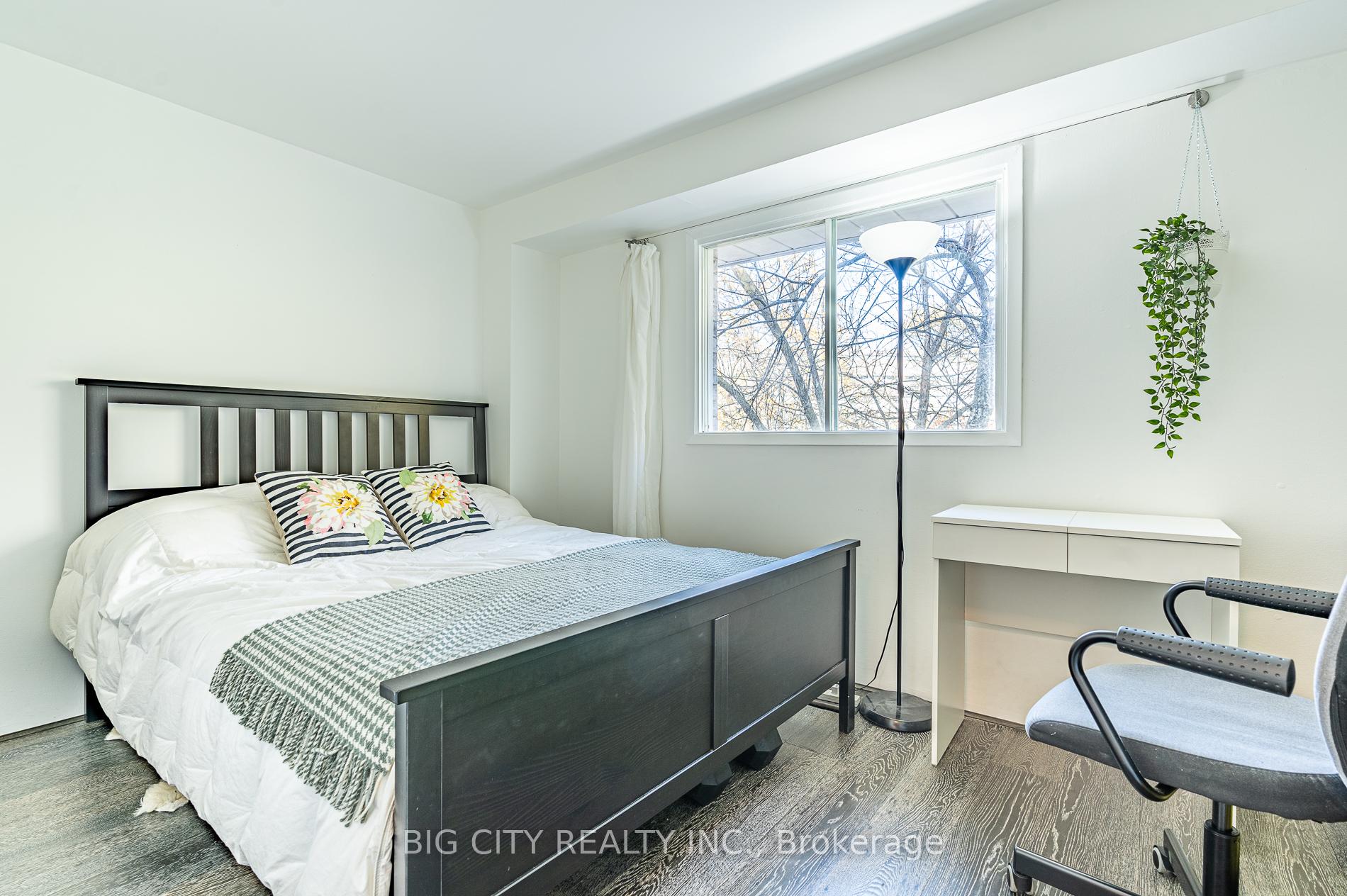 Photo 15 of 110 Torbrick Road, Toronto, Greenwood-Coxwell — HOMEH