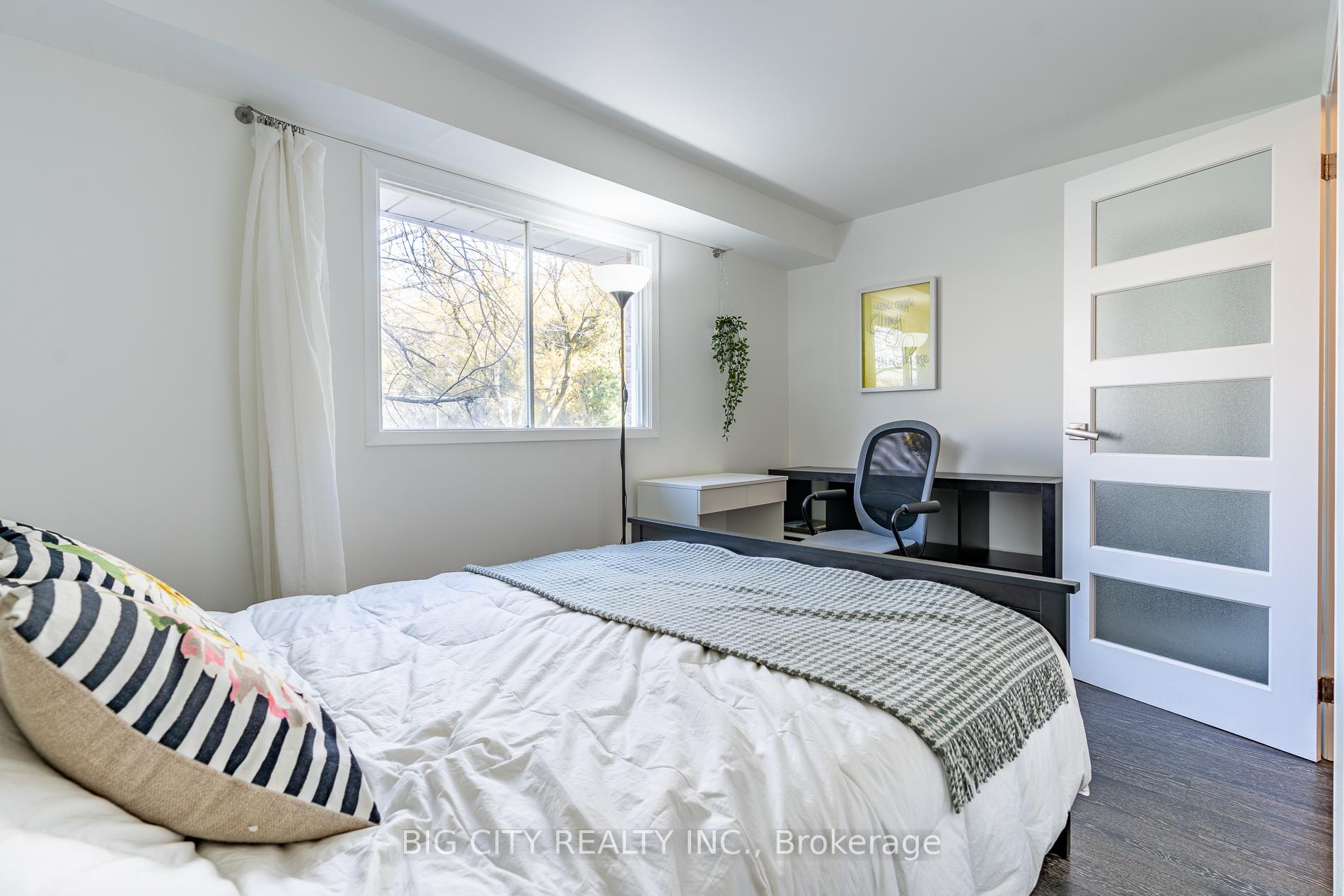 Photo 16 of 110 Torbrick Road, Toronto, Greenwood-Coxwell — HOMEH
