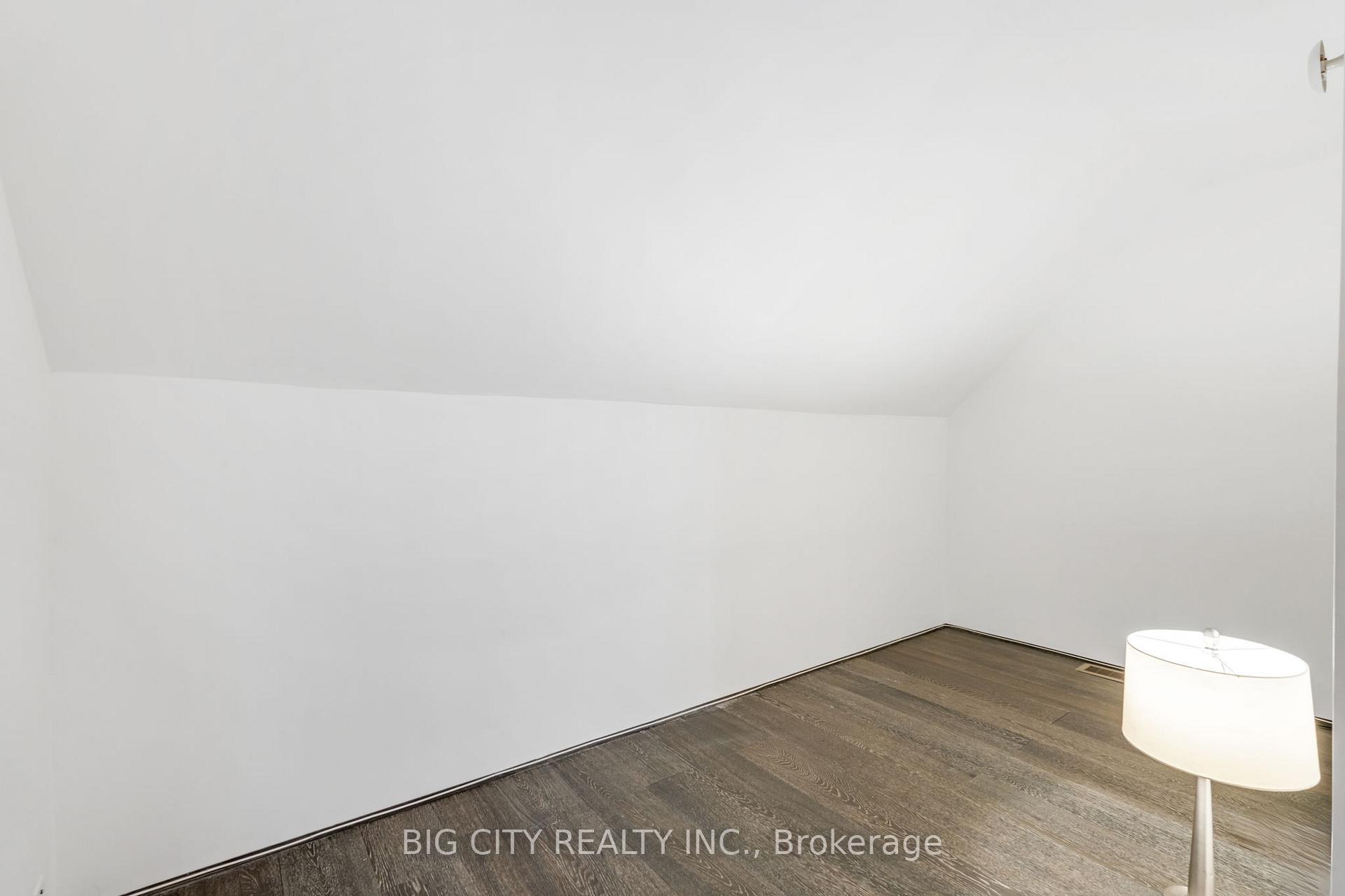 Photo 20 of 110 Torbrick Road, Toronto, Greenwood-Coxwell — HOMEH