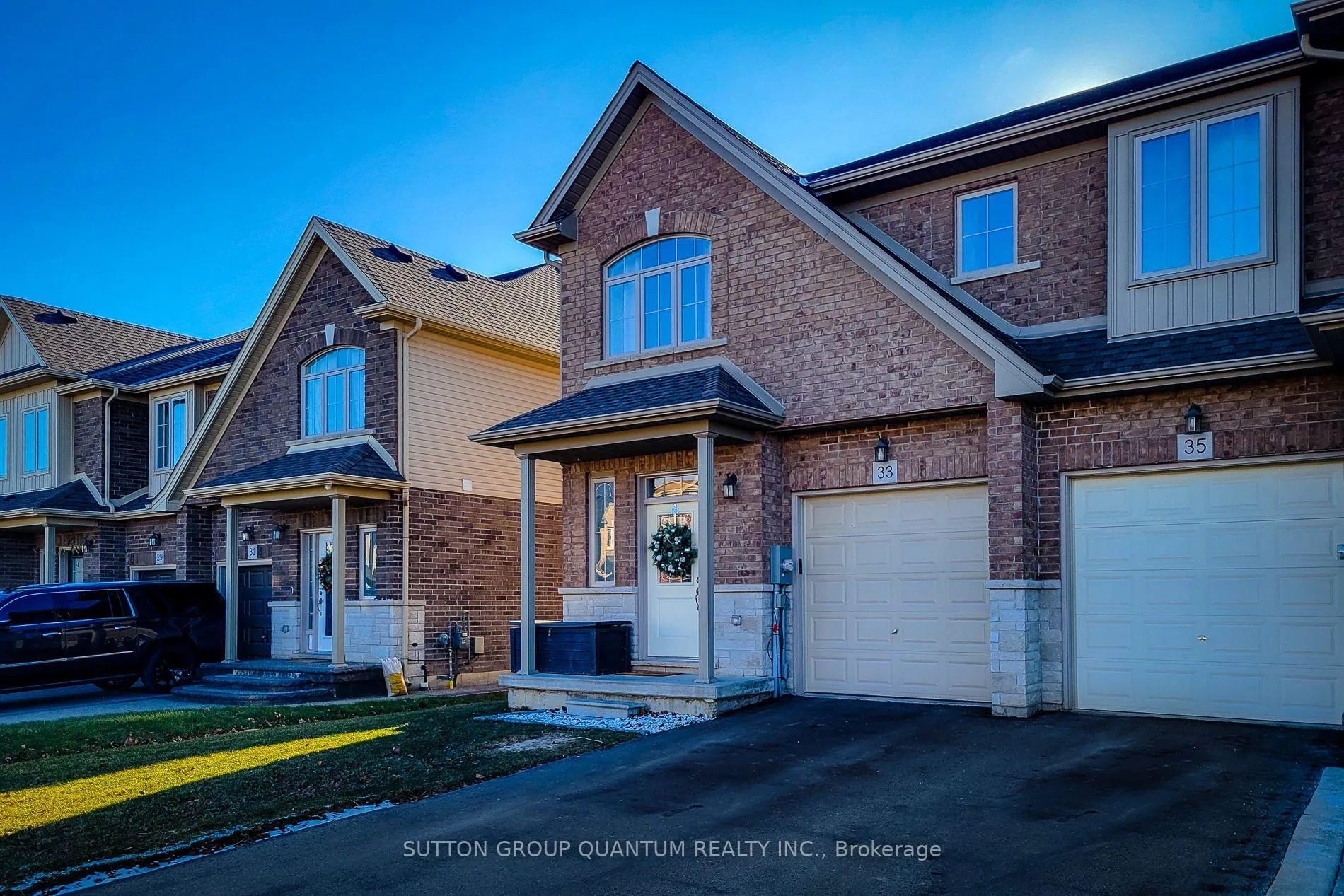 Photo 2 of 33 Fairgrounds Drive, Hamilton, Binbrook — HOMEH