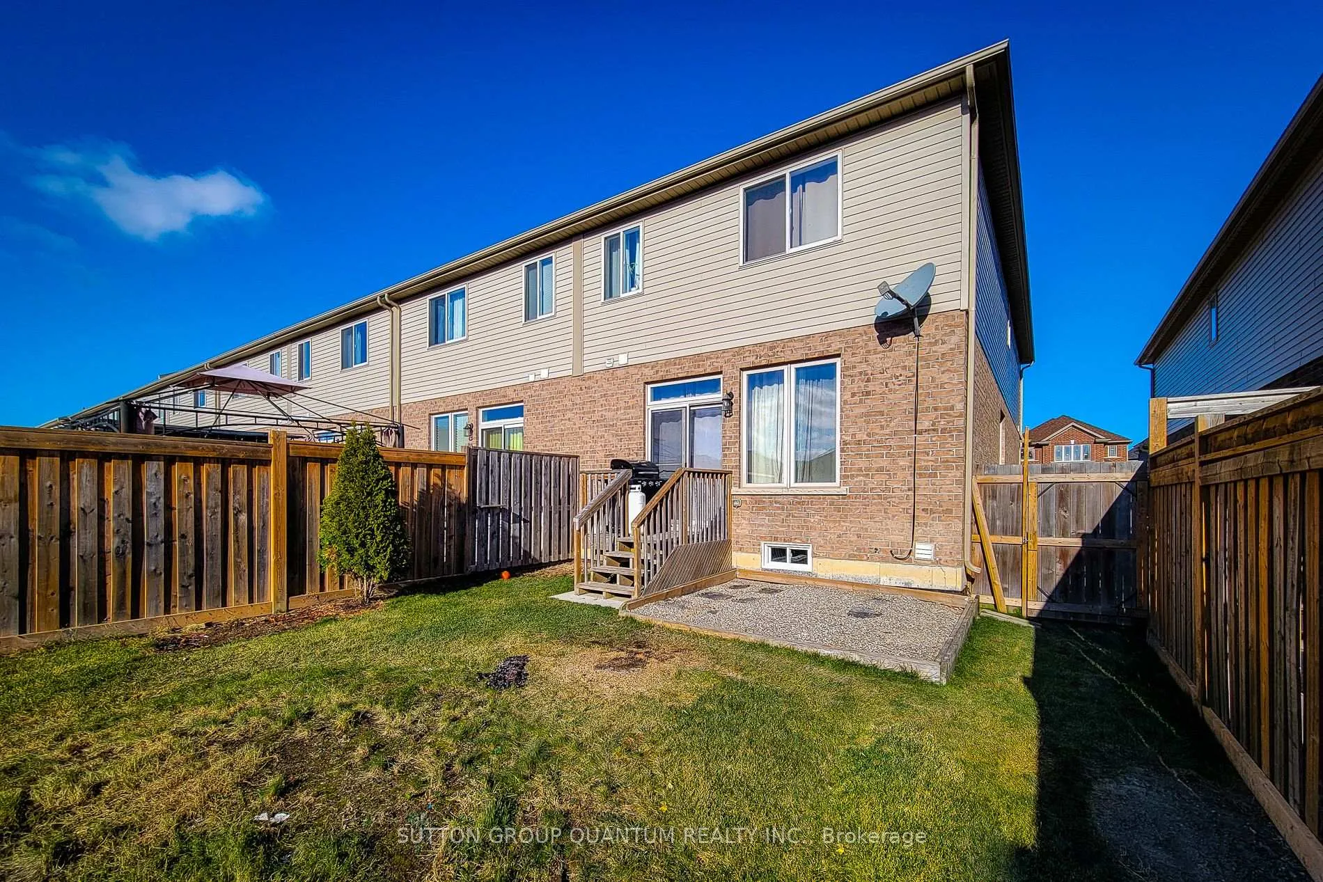 Photo 4 of 33 Fairgrounds Drive, Hamilton, Binbrook — HOMEH