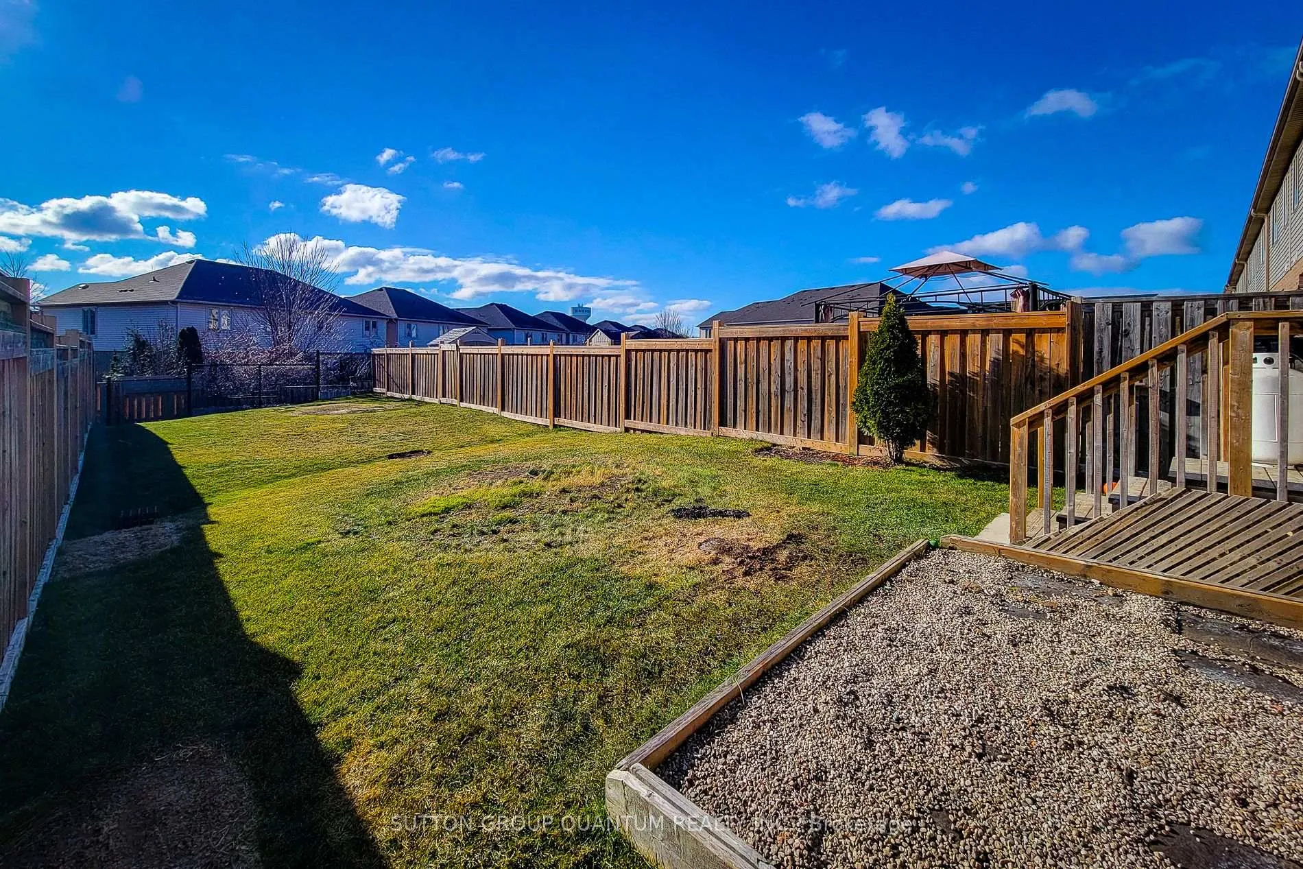 Photo 5 of 33 Fairgrounds Drive, Hamilton, Binbrook — HOMEH