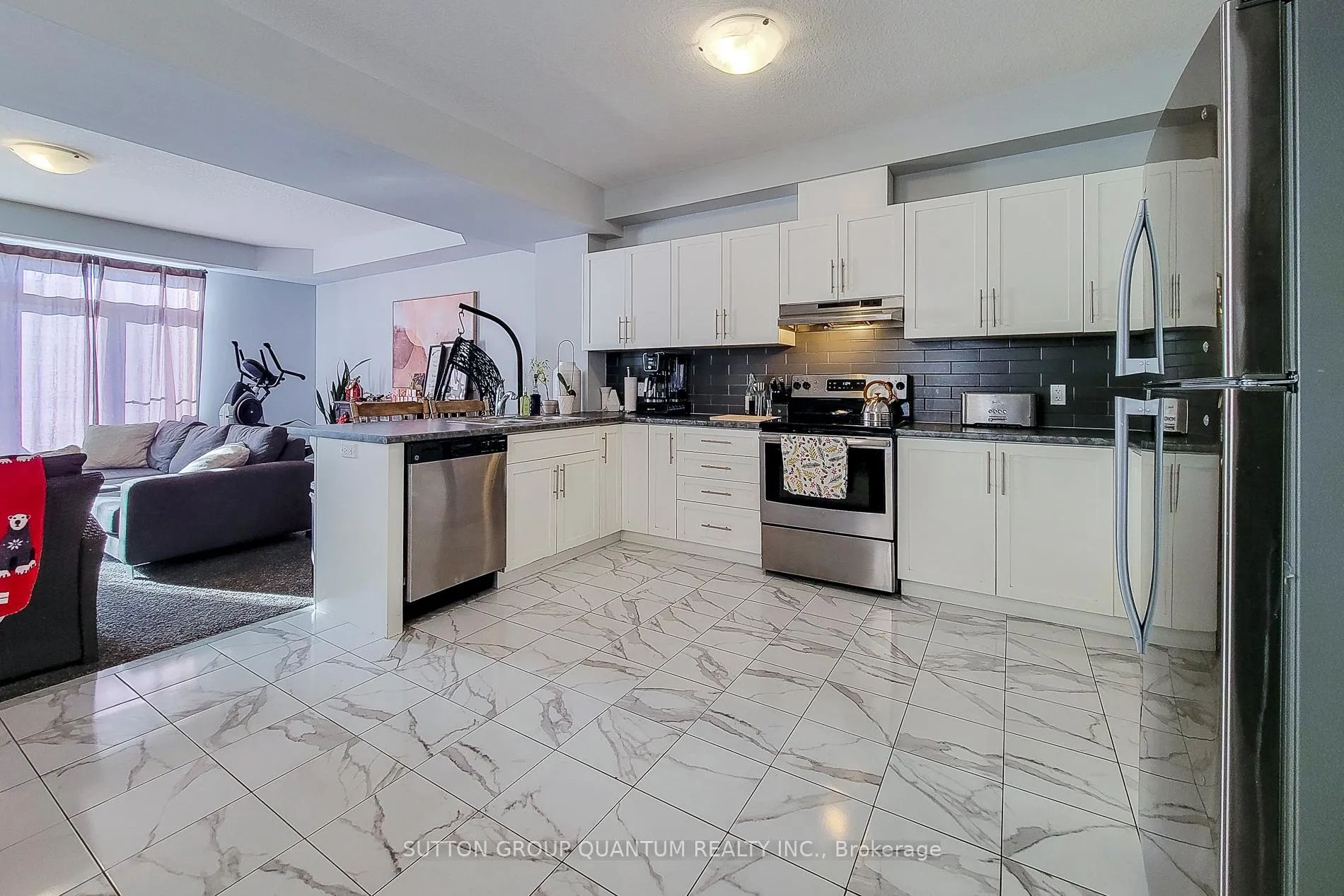 Photo 11 of 33 Fairgrounds Drive, Hamilton, Binbrook — HOMEH