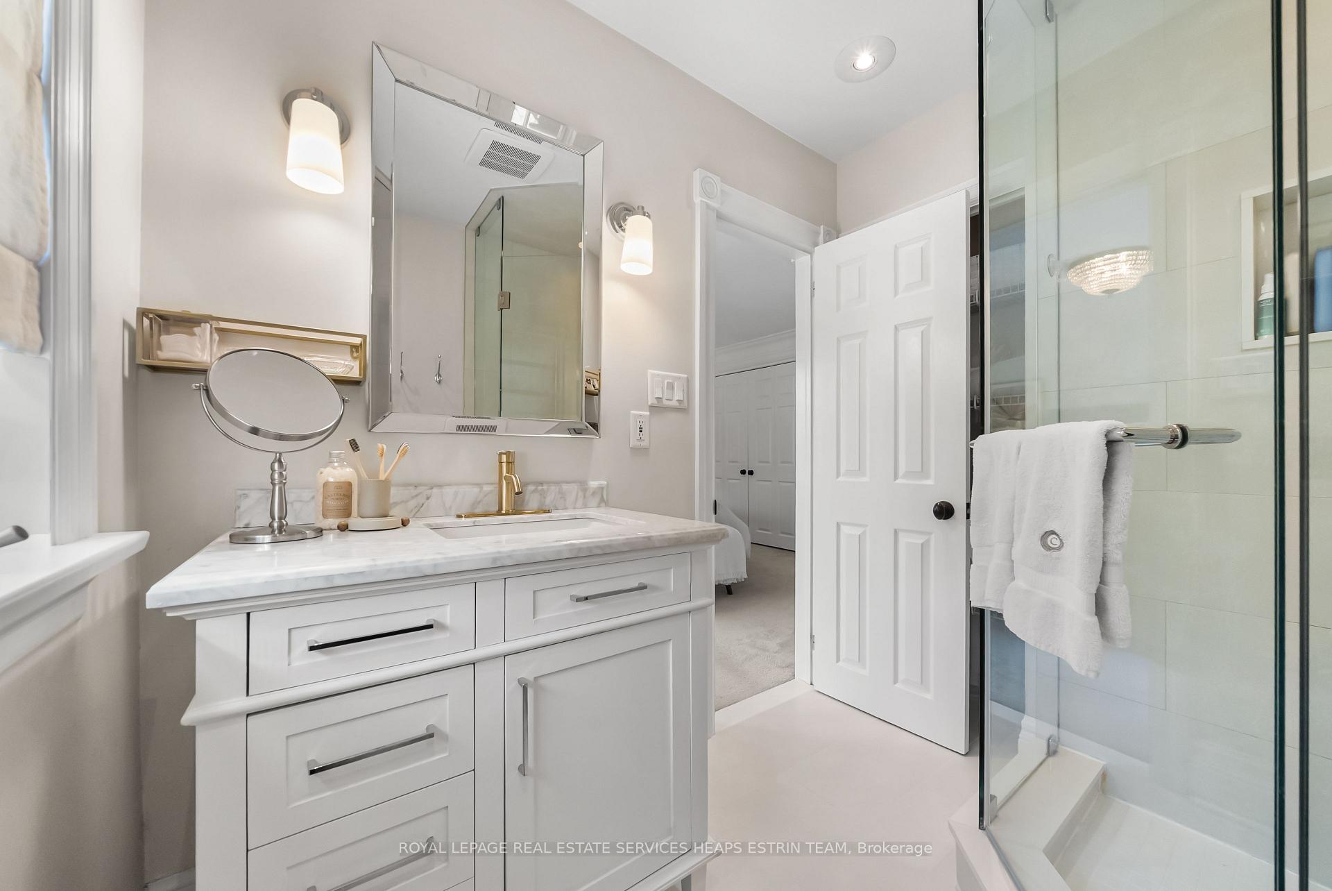 Photo 23 of 30 Bessborough Drive, Toronto, Leaside — HOMEH