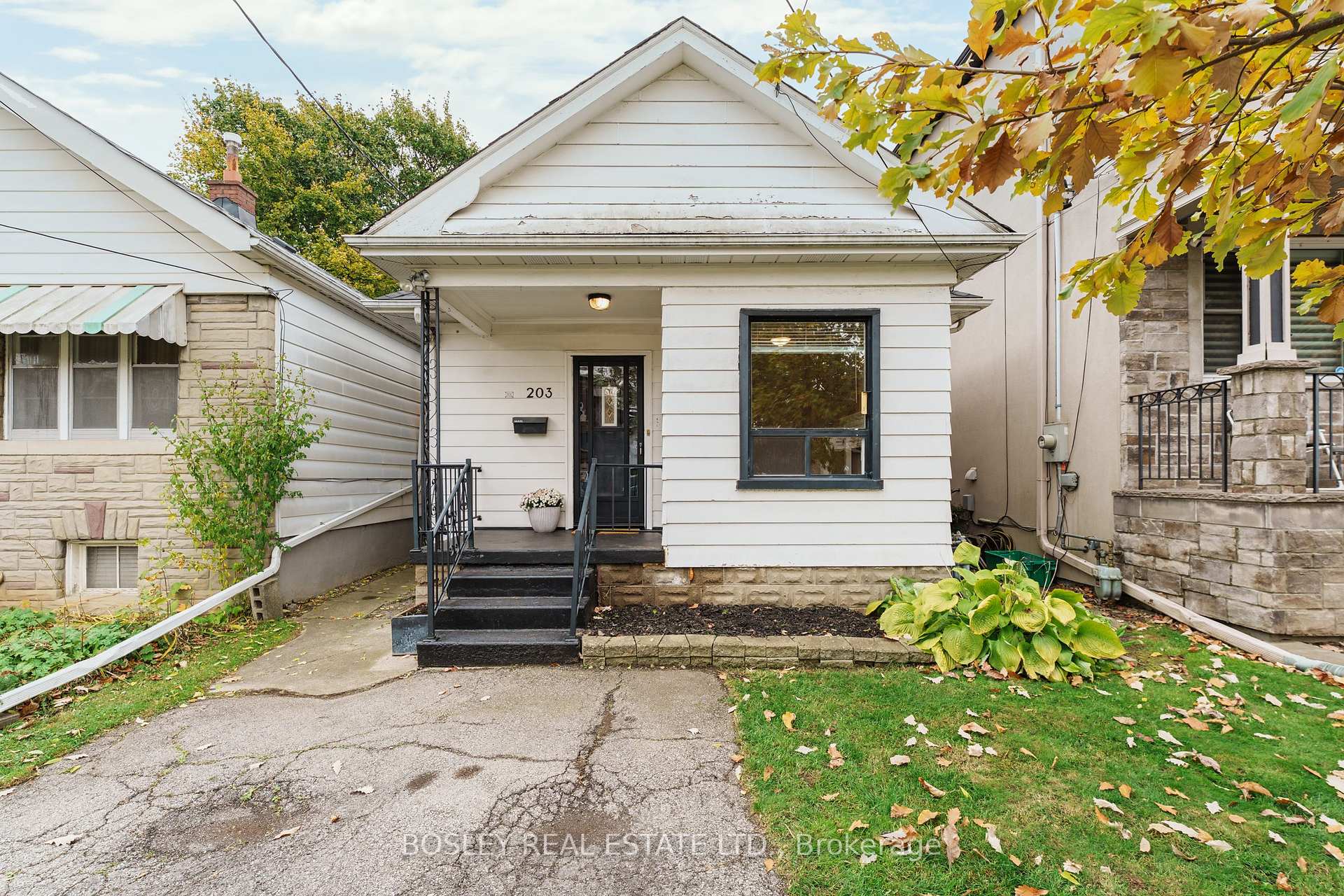 Photo 1 of 203 Virginia Avenue, Toronto, Woodbine-Lumsden — HOMEH