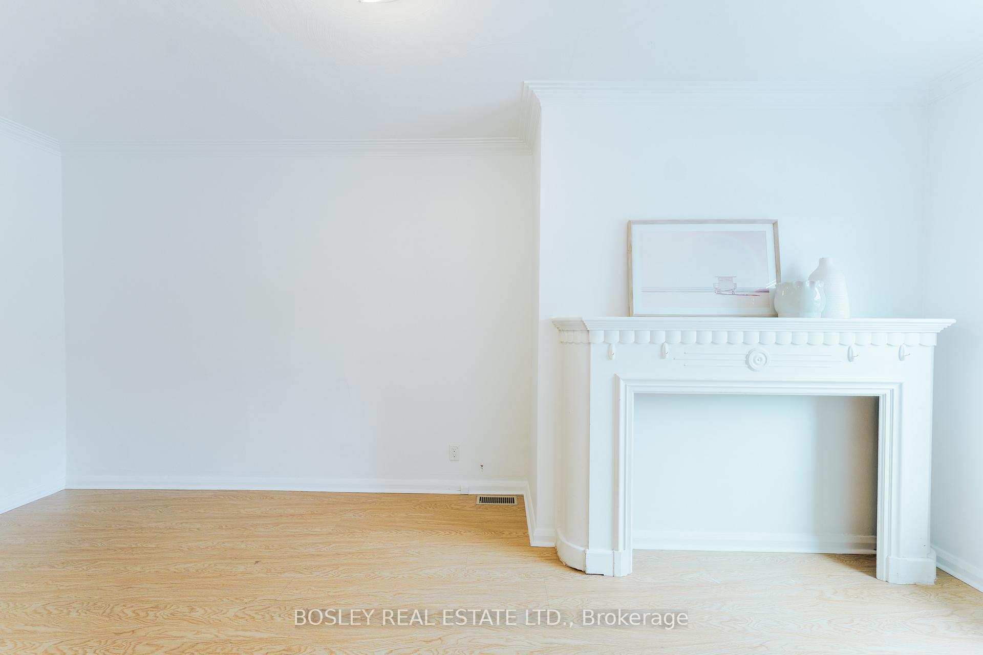 Photo 2 of 203 Virginia Avenue, Toronto, Woodbine-Lumsden — HOMEH