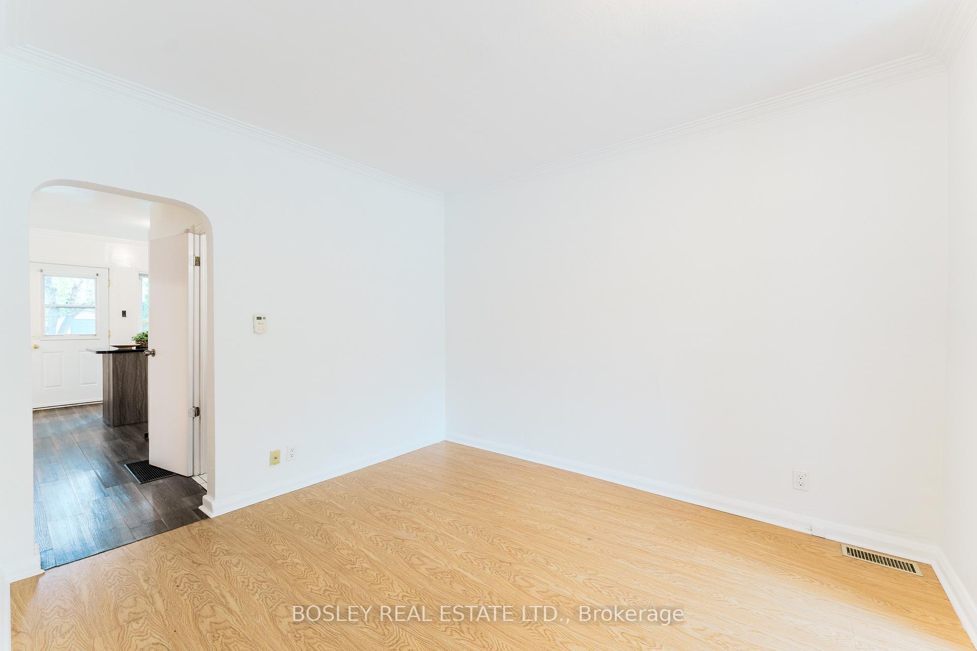 Photo 6 of 203 Virginia Avenue, Toronto, Woodbine-Lumsden — HOMEH