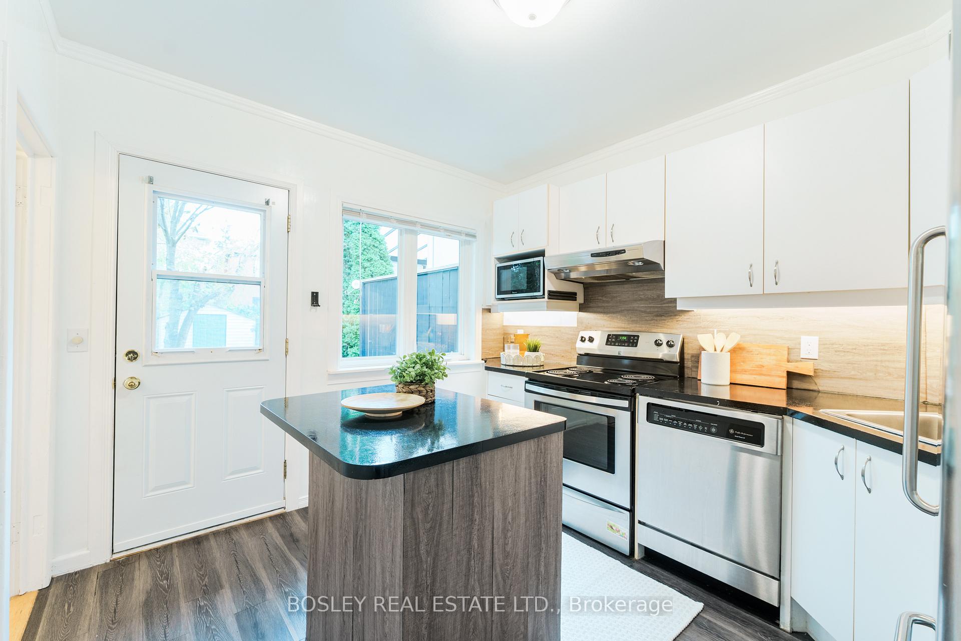 Photo 7 of 203 Virginia Avenue, Toronto, Woodbine-Lumsden — HOMEH