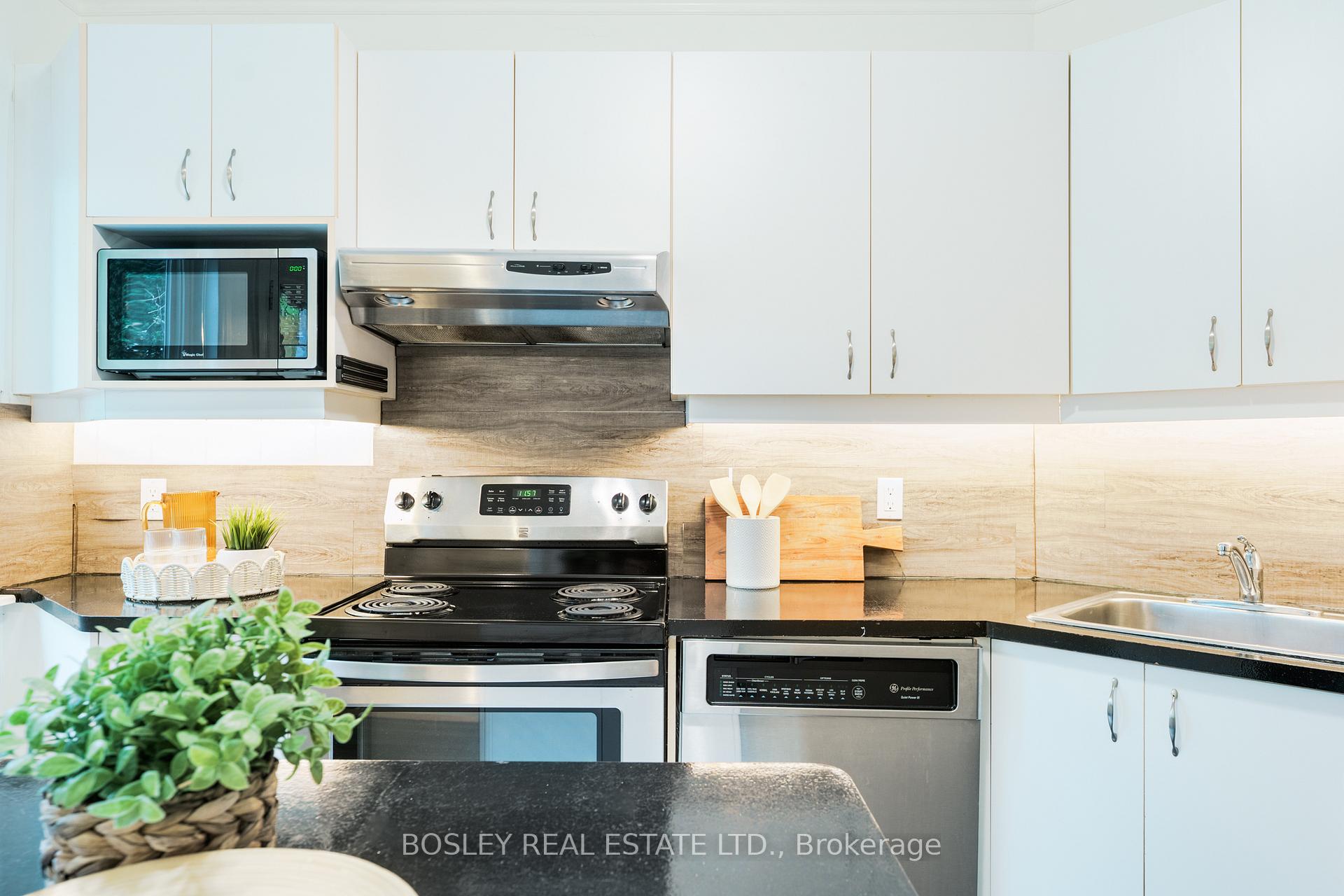 Photo 8 of 203 Virginia Avenue, Toronto, Woodbine-Lumsden — HOMEH