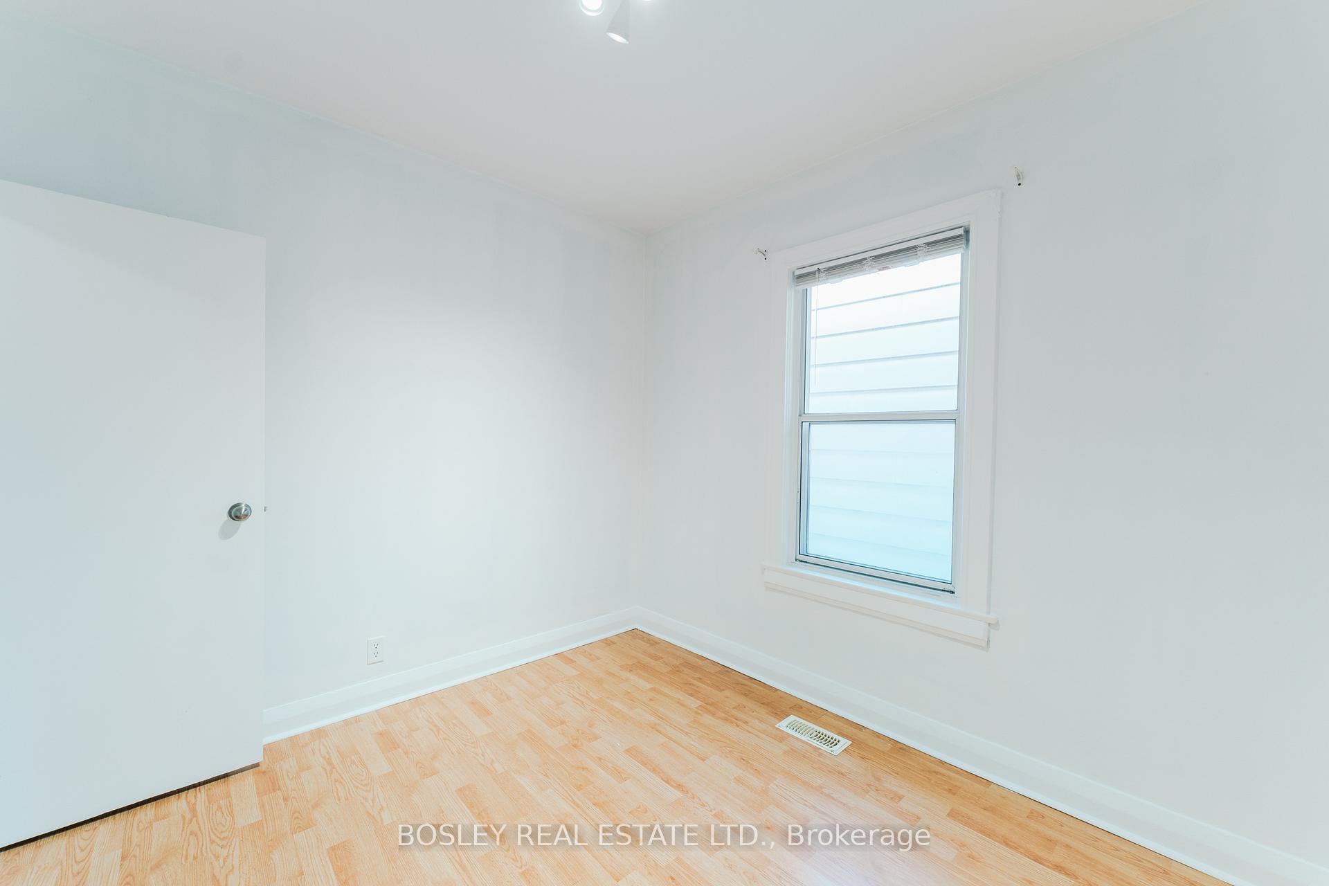 Photo 13 of 203 Virginia Avenue, Toronto, Woodbine-Lumsden — HOMEH