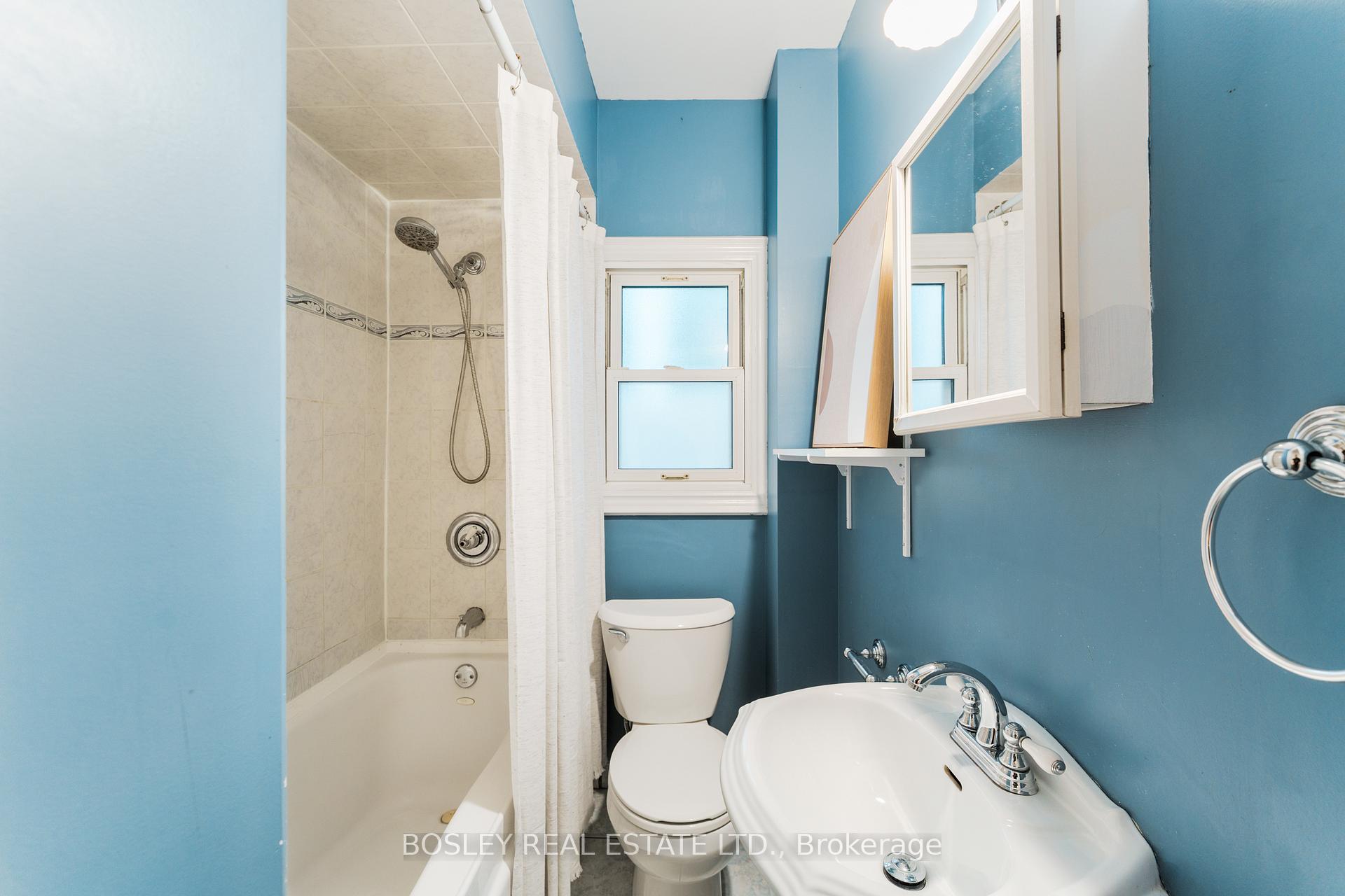 Photo 14 of 203 Virginia Avenue, Toronto, Woodbine-Lumsden — HOMEH