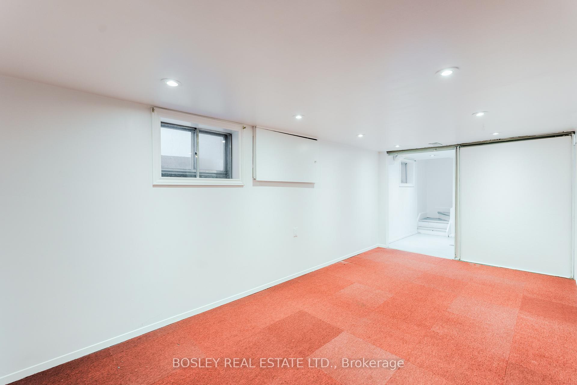 Photo 17 of 203 Virginia Avenue, Toronto, Woodbine-Lumsden — HOMEH
