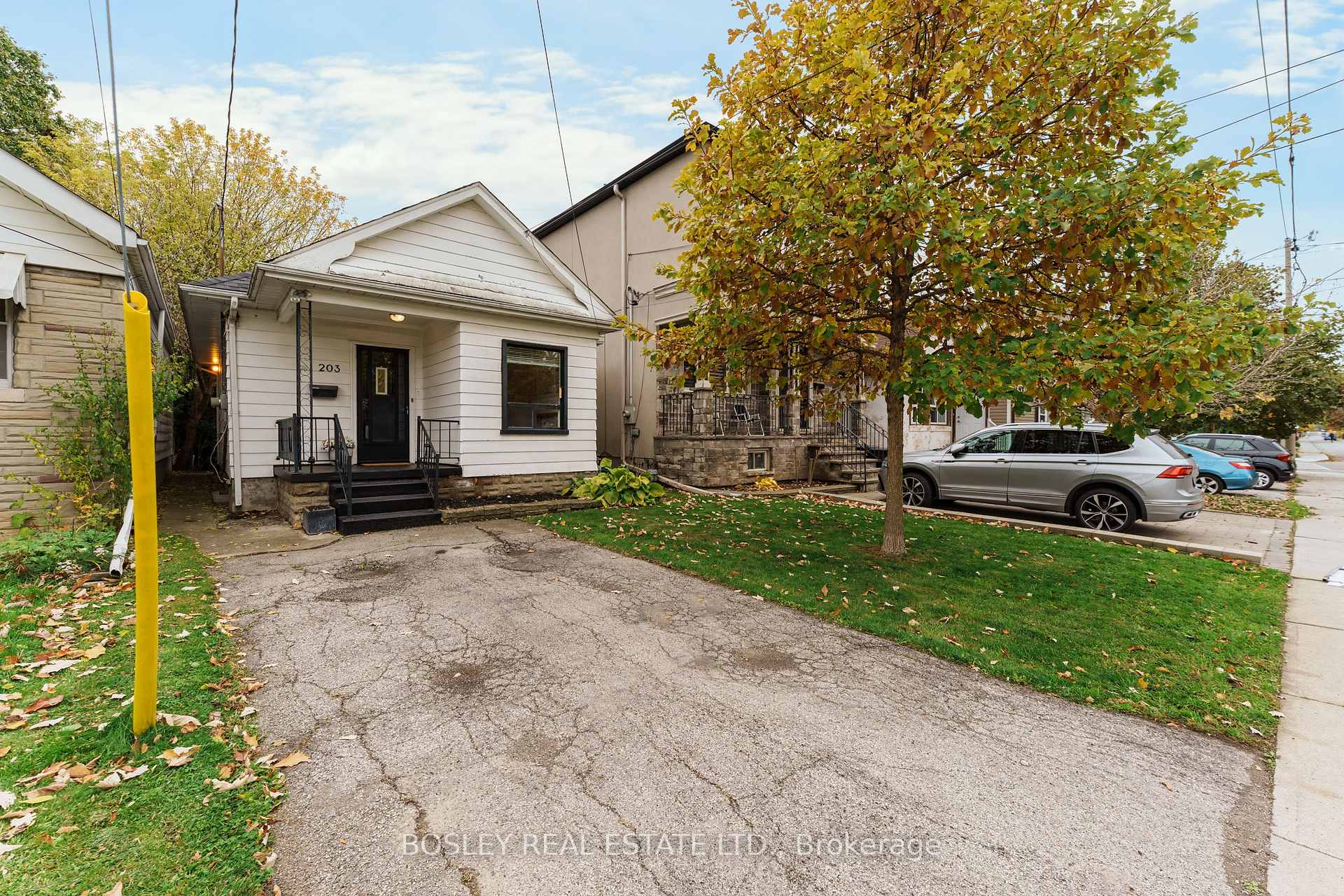 Photo 25 of 203 Virginia Avenue, Toronto, Woodbine-Lumsden — HOMEH