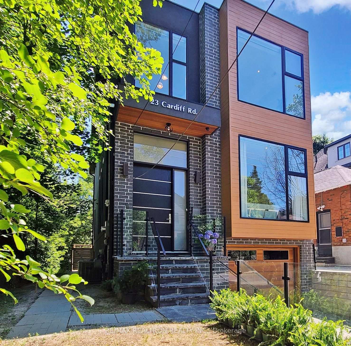 Photo 1 of 23 Cardiff Road, Toronto, Mount Pleasant East — HOMEH