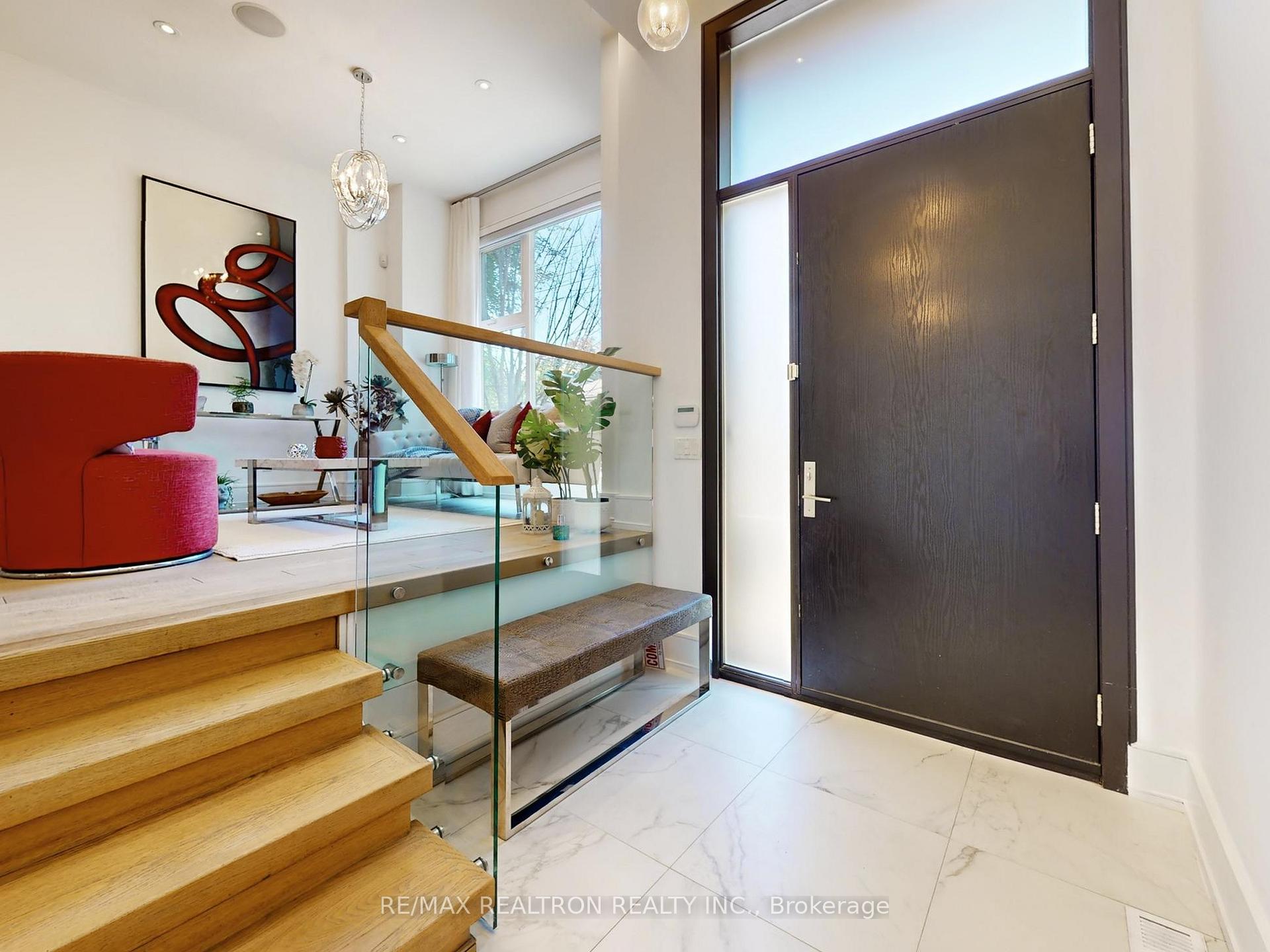 Photo 5 of 23 Cardiff Road, Toronto, Mount Pleasant East — HOMEH
