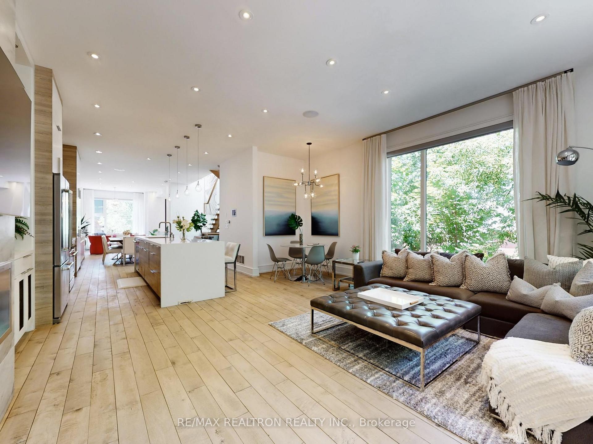 Photo 9 of 23 Cardiff Road, Toronto, Mount Pleasant East — HOMEH