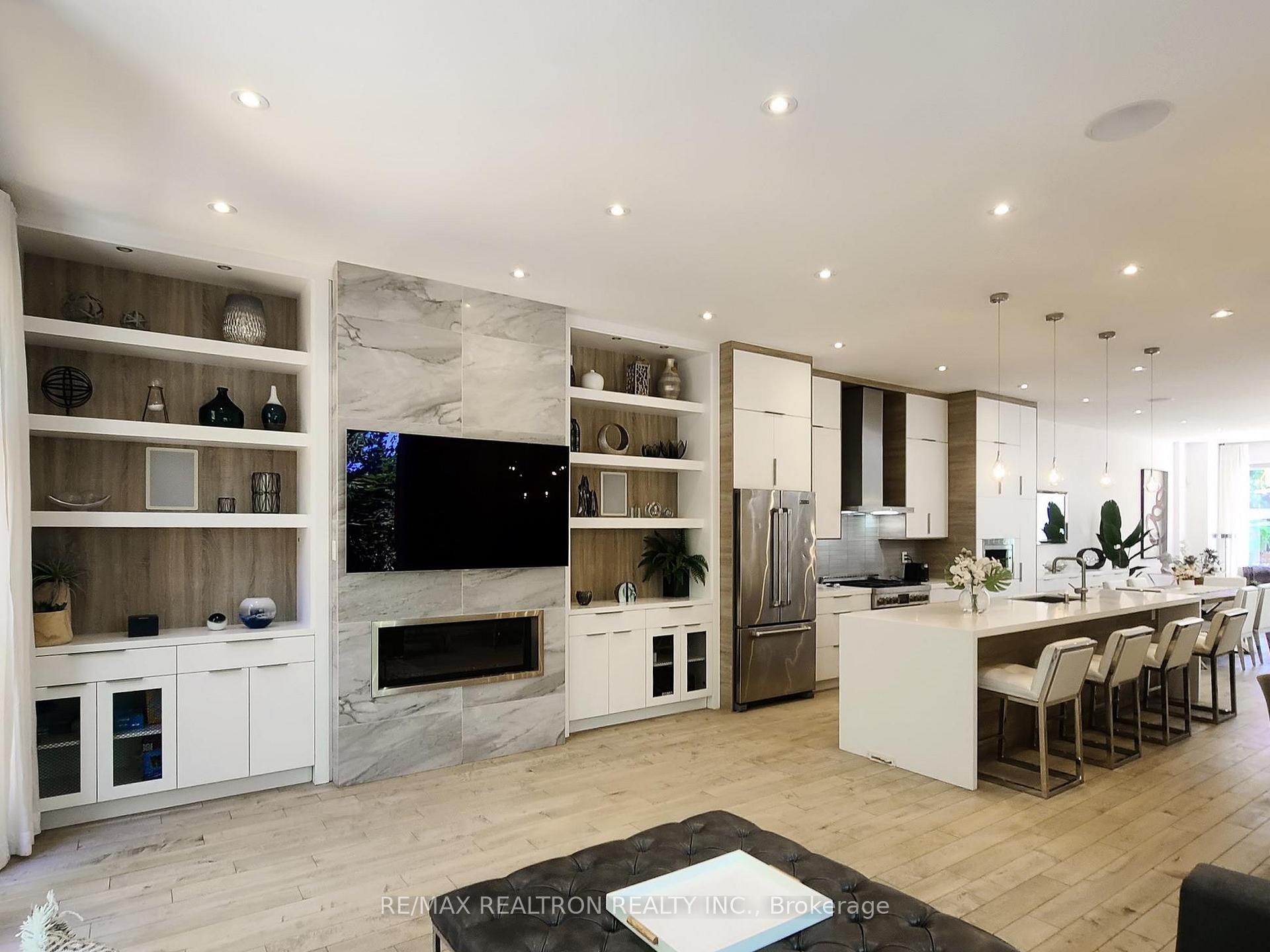 Photo 11 of 23 Cardiff Road, Toronto, Mount Pleasant East — HOMEH