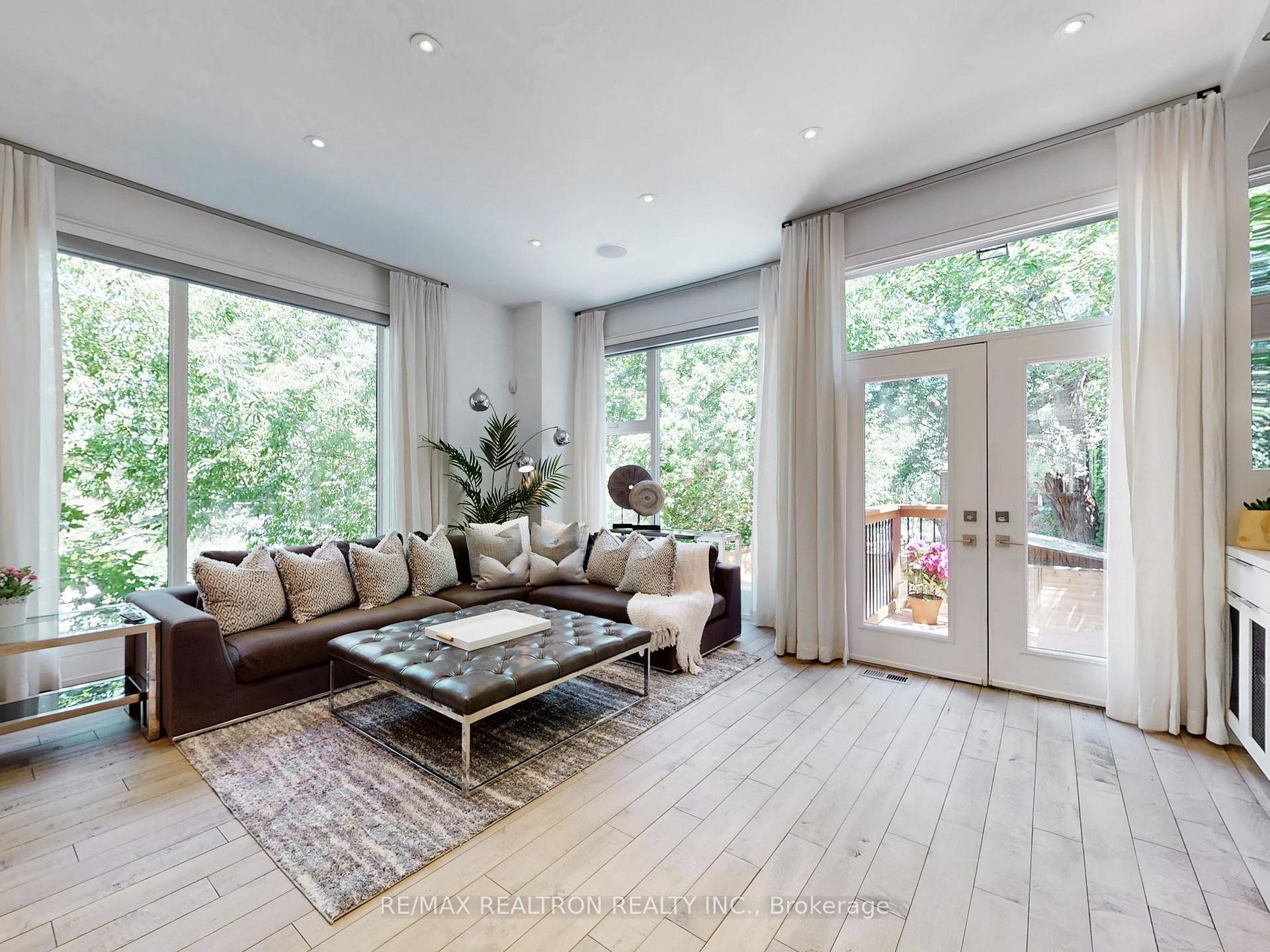 Photo 12 of 23 Cardiff Road, Toronto, Mount Pleasant East — HOMEH
