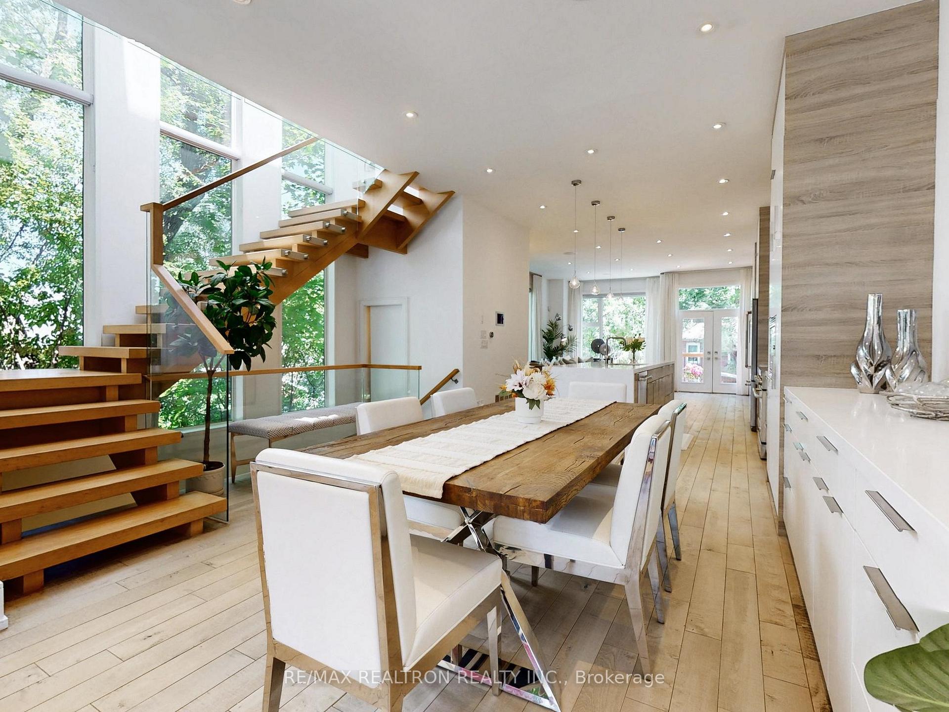 Photo 17 of 23 Cardiff Road, Toronto, Mount Pleasant East — HOMEH