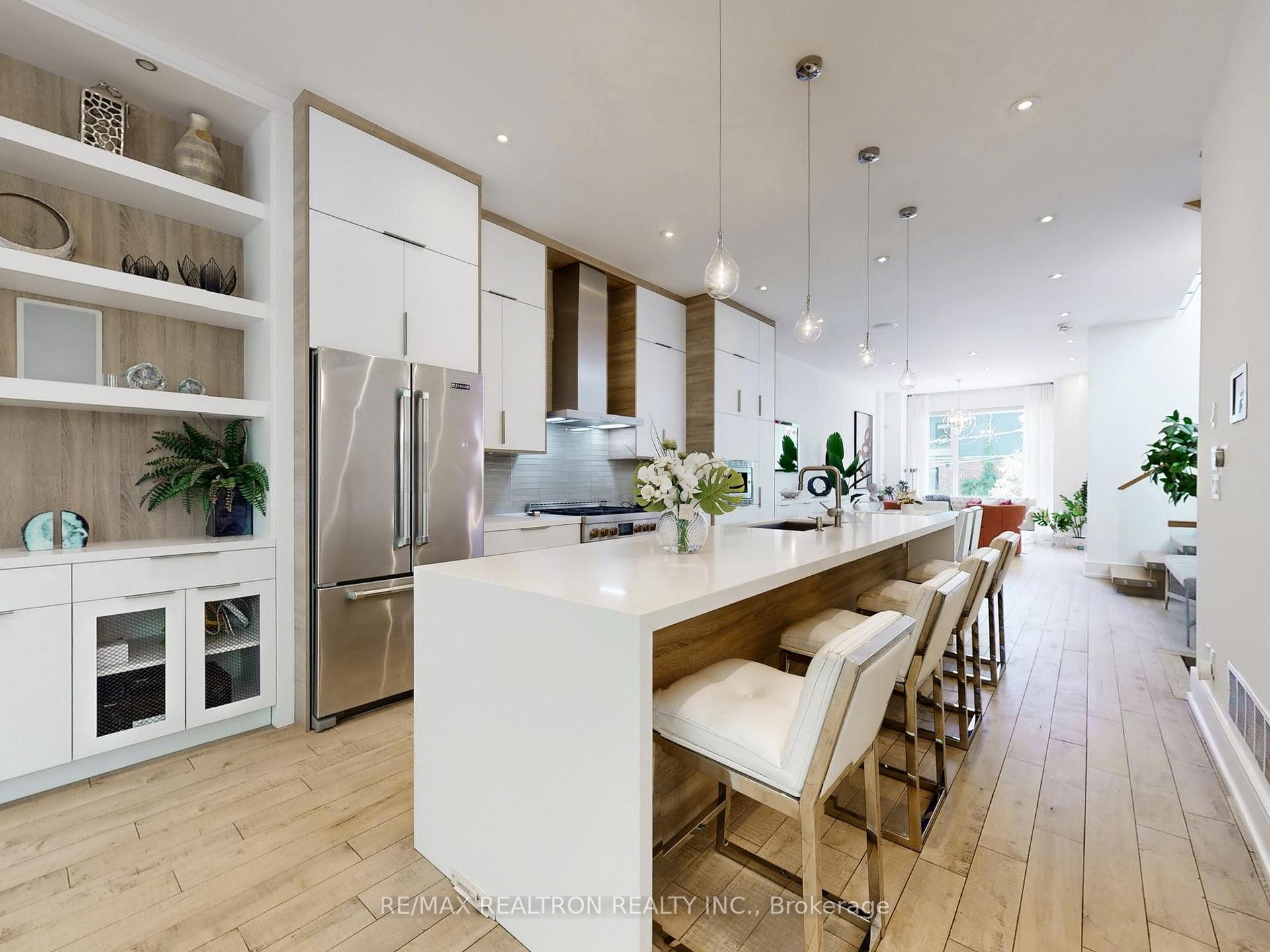 Photo 18 of 23 Cardiff Road, Toronto, Mount Pleasant East — HOMEH