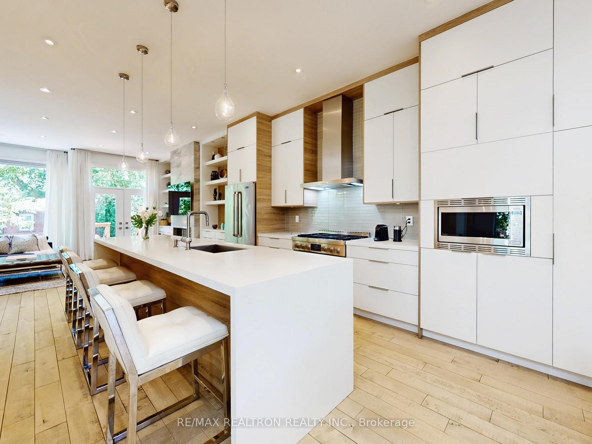 Photo 20 of 23 Cardiff Road, Toronto, Mount Pleasant East — HOMEH