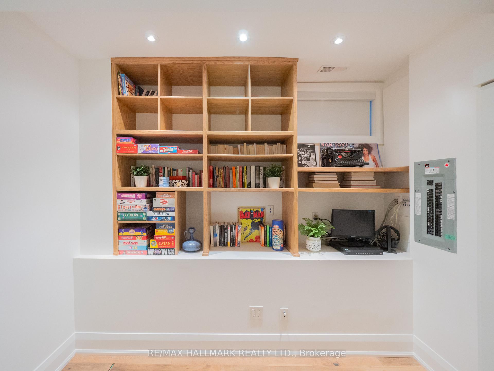 Photo 13 of 559 Logan Avenue, Toronto, North Riverdale — HOMEH