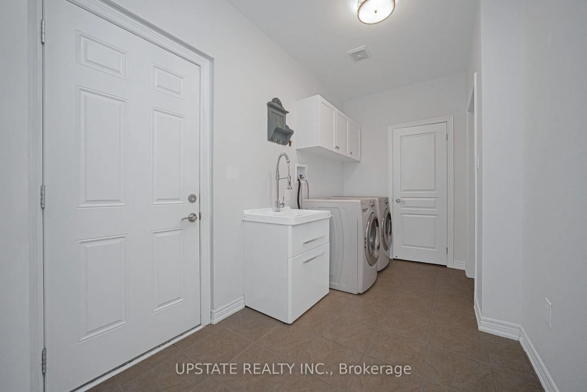 Photo 14 of 66 George Robinson Drive, Brampton, Credit Valley — HOMEH